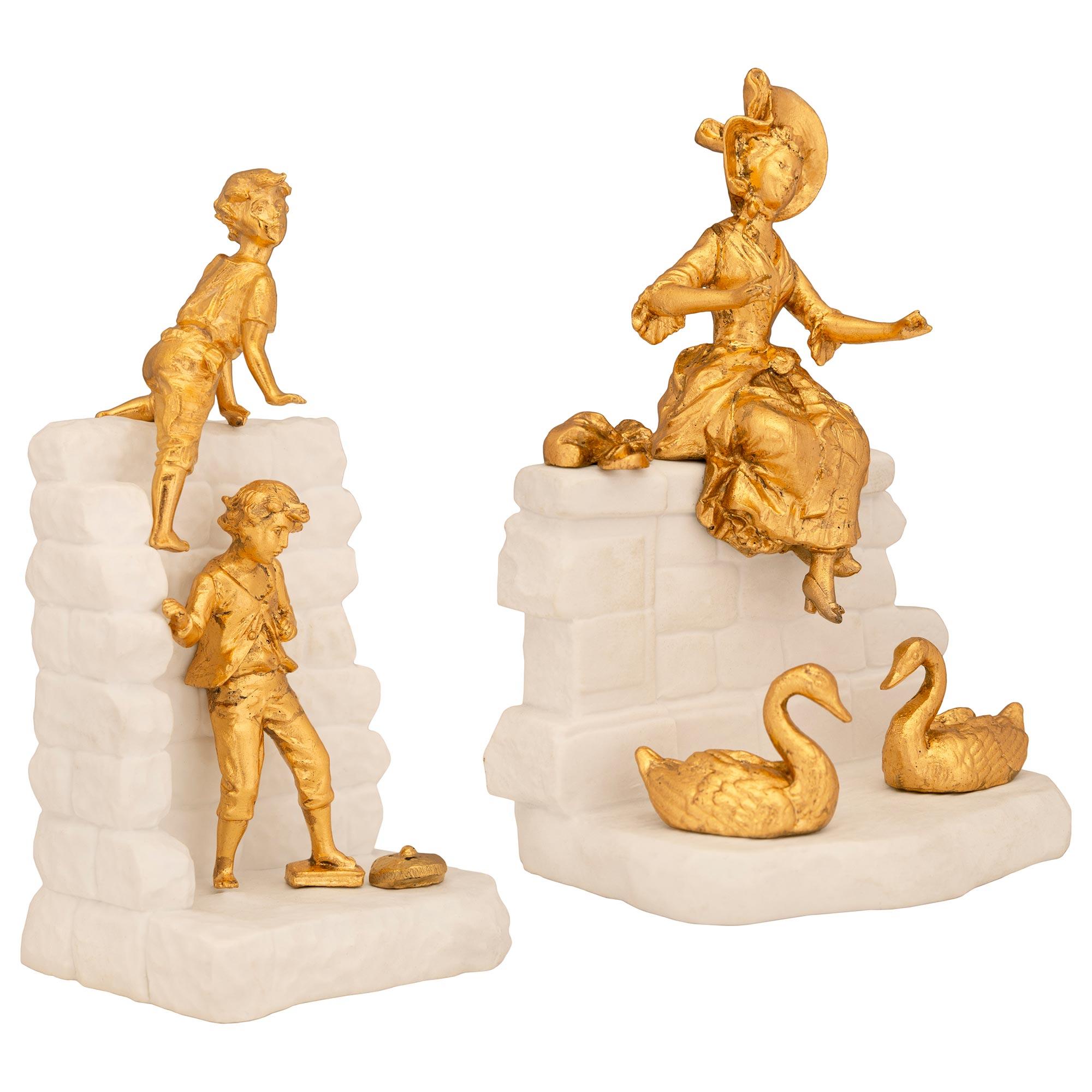 Luigi XVI pair of French 19th century Louis XVI st. Sèvres Porcelain and Ormolu statuettes in vendita
