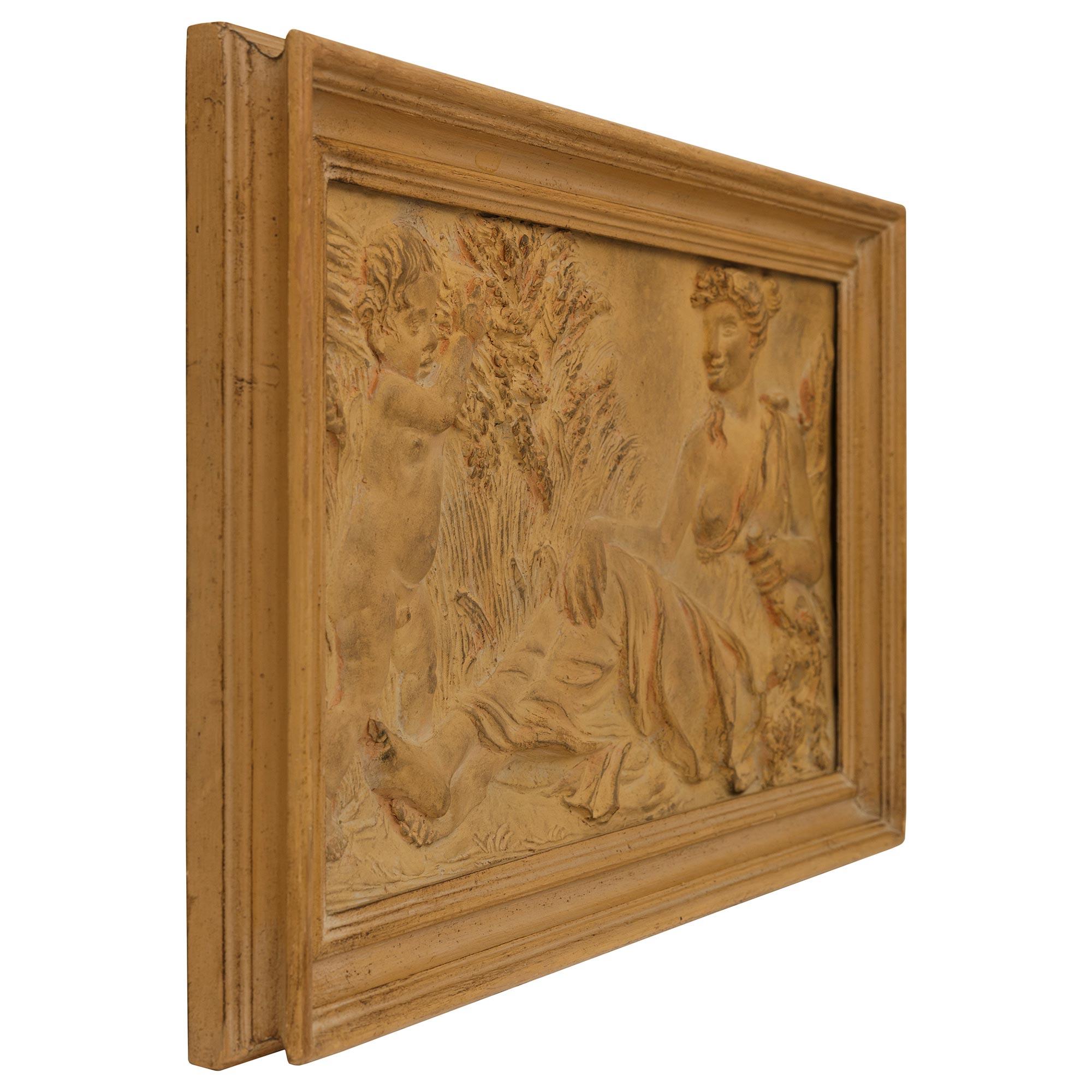 Français Paire de plaques en terre cuite de style Louis XVI du XIXe siècle, d'après Clodion en vente