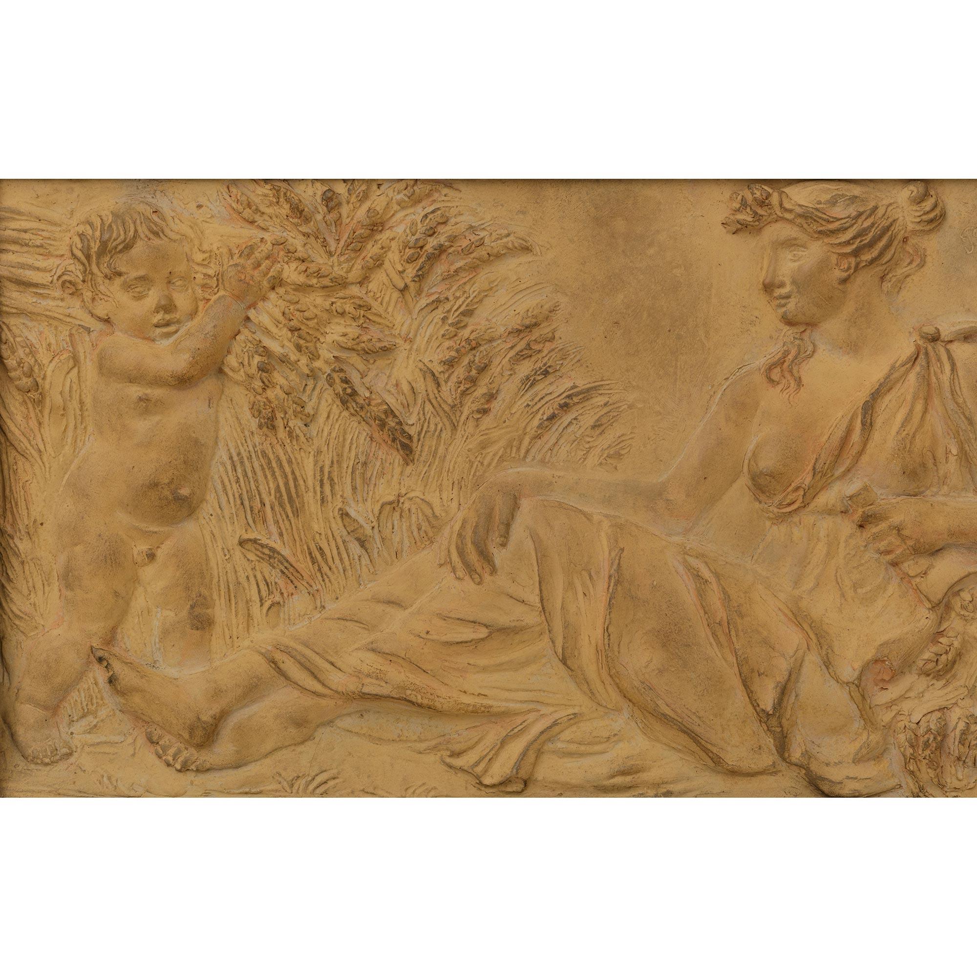 Terre cuite Paire de plaques en terre cuite de style Louis XVI du XIXe siècle, d'après Clodion en vente