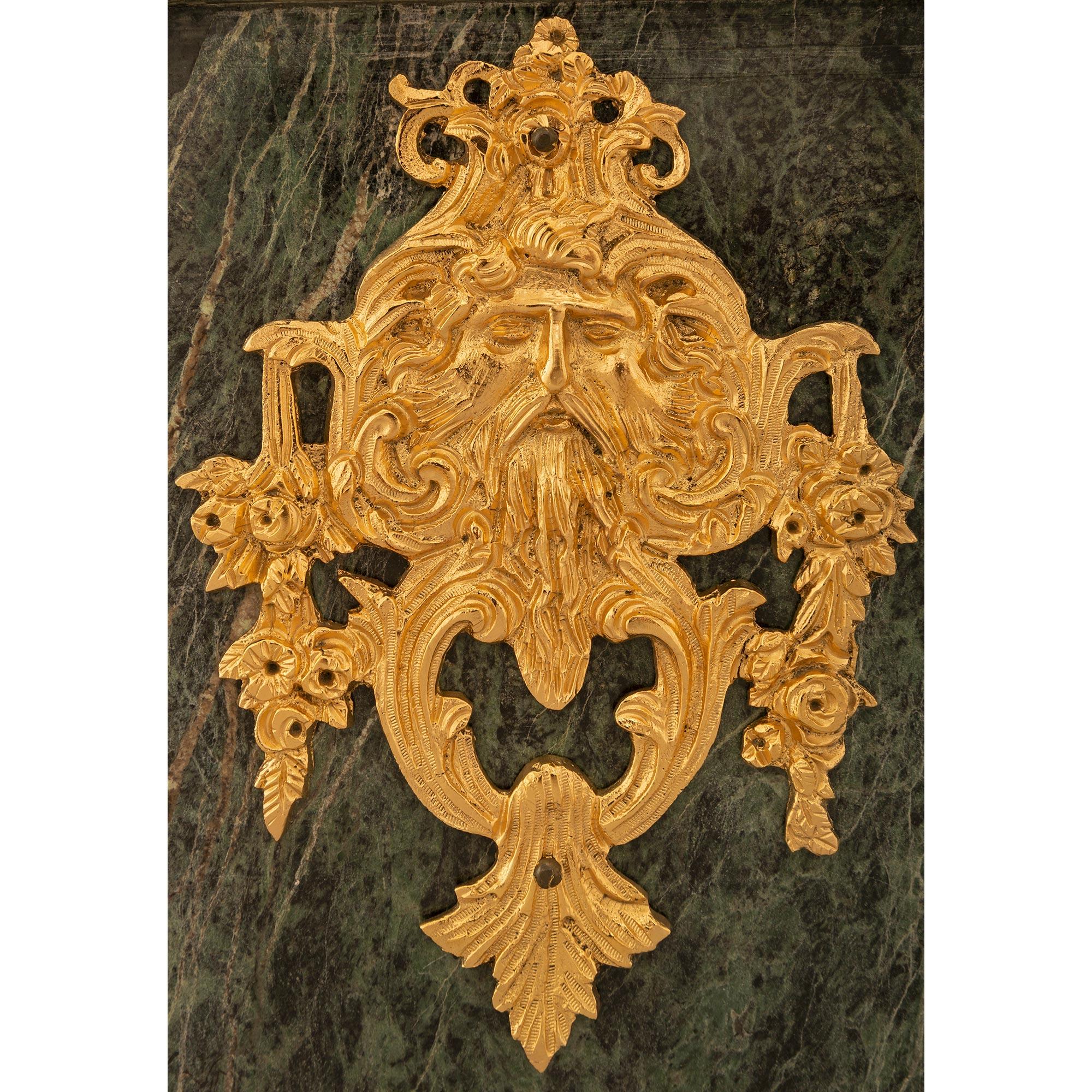Paire de colonnes françaises Louis XVI du 19ème siècle en marbre ancien et bronze doré en vente 1