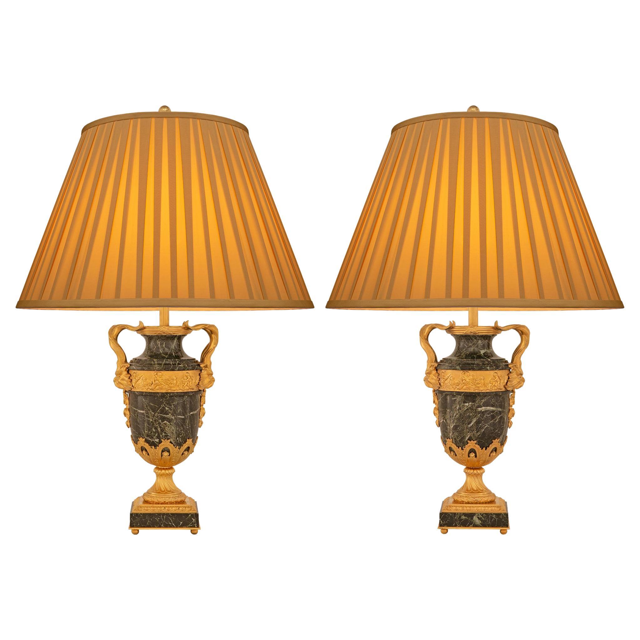 Paar französische Louis XVI St. Vert Patricia-Marmor- und Goldbronze-Lampen aus dem 19. Jahrhundert