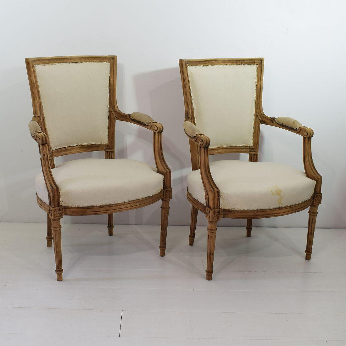Pair of French 19th Century Louis XVI Style Armchairs In Good Condition In Buisson, FR