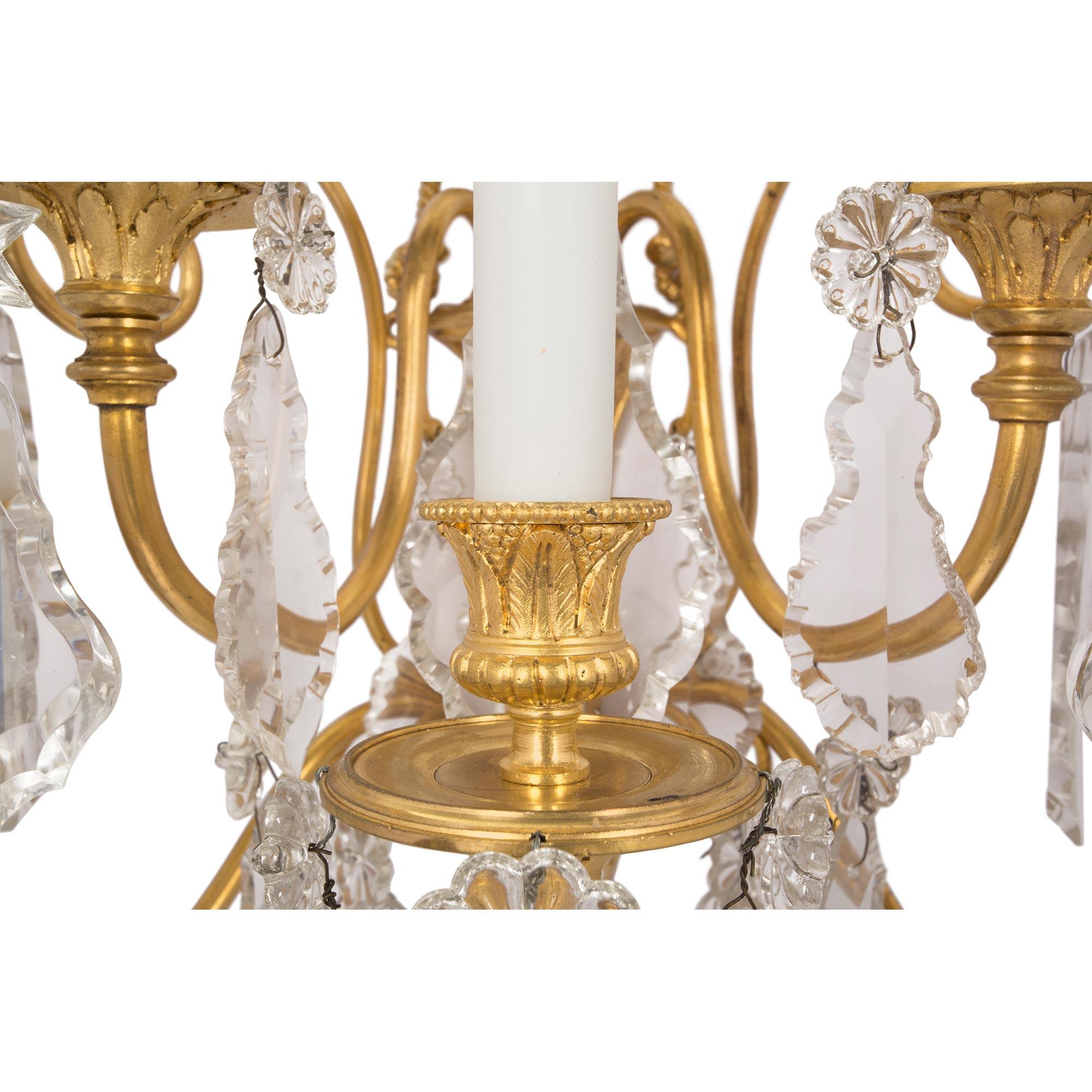 Cristal Paire d'appliques à cinq bras de style Louis XVI du XIXe siècle français en vente