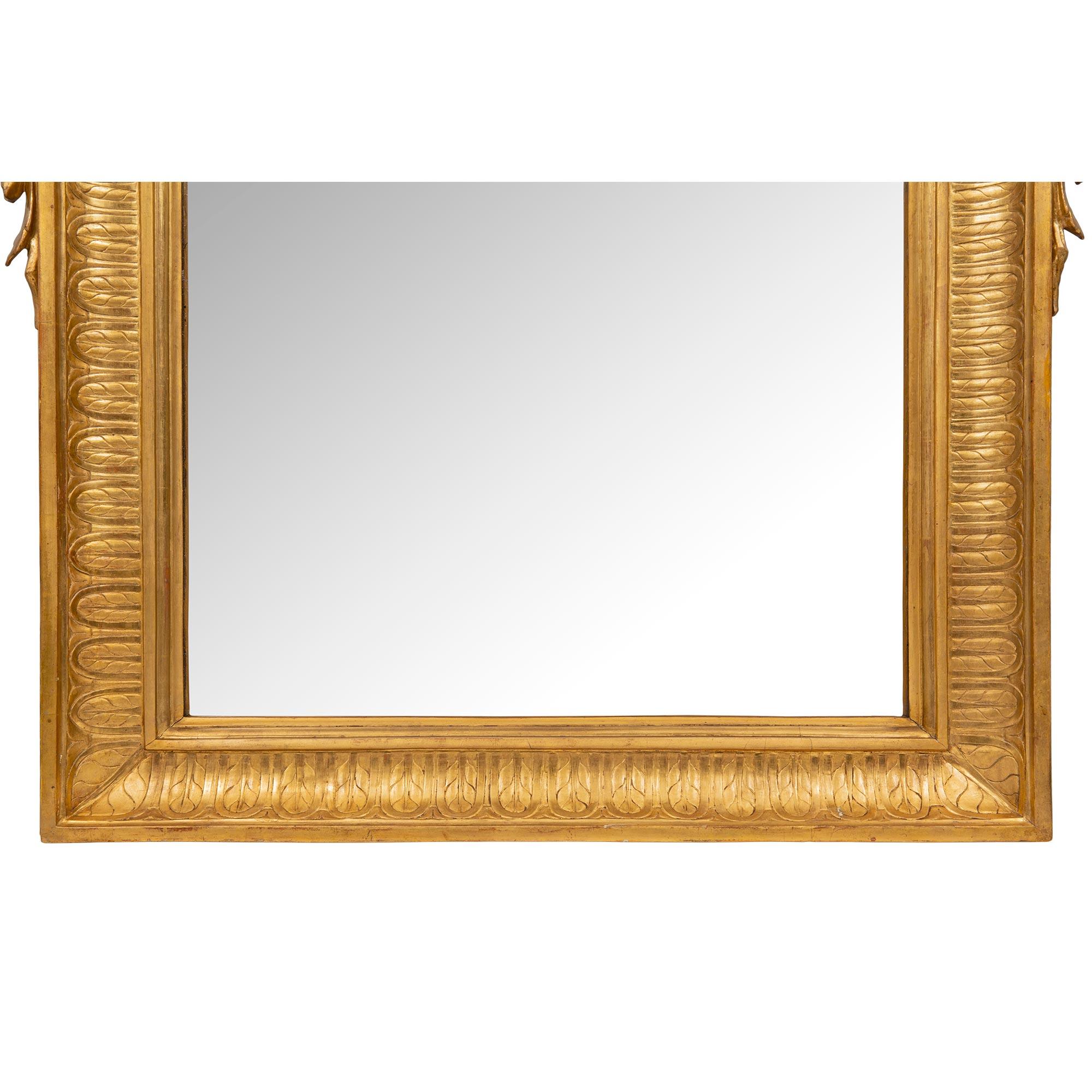 Paire de miroirs en bois doré de style Louis XVI du XIXe siècle français en vente 1