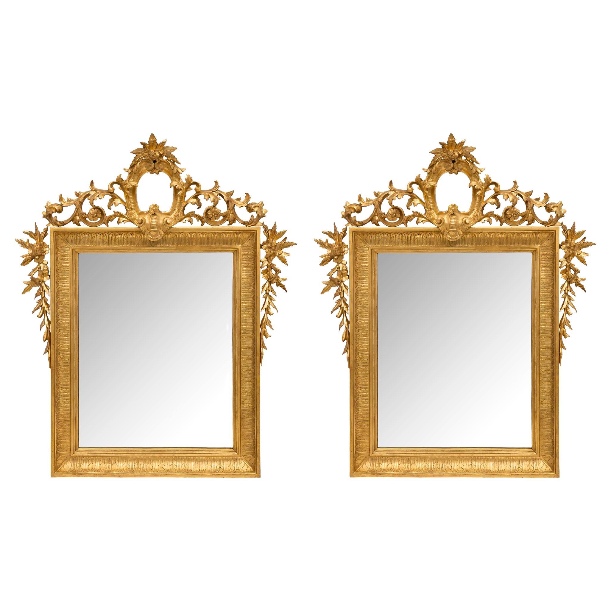 Paire de miroirs en bois doré de style Louis XVI du XIXe siècle français en vente