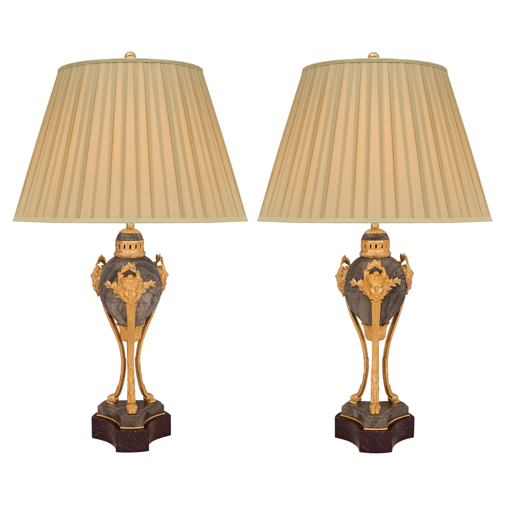 Paire de lampes françaises de style Louis XVI du XIXe siècle