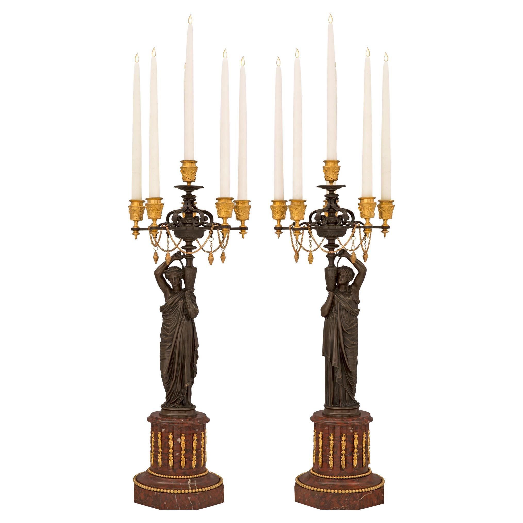Paire de candélabres en marbre et bronze de style Louis XVI du 19ème siècle français