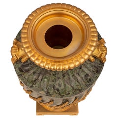 Coppia di urne francesi del XIX secolo in stile Luigi XVI in marmo e ormeggio