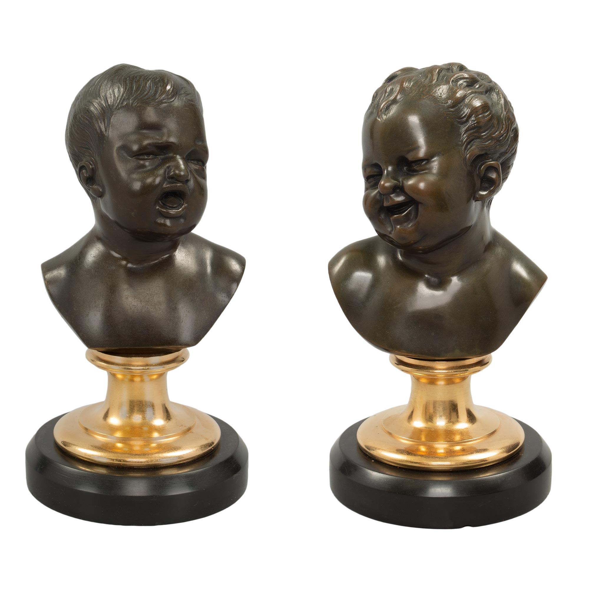 Coppia di mobili francesi del XIX secolo in stile Luigi XVI, in marmo, ormeggio e bronzo