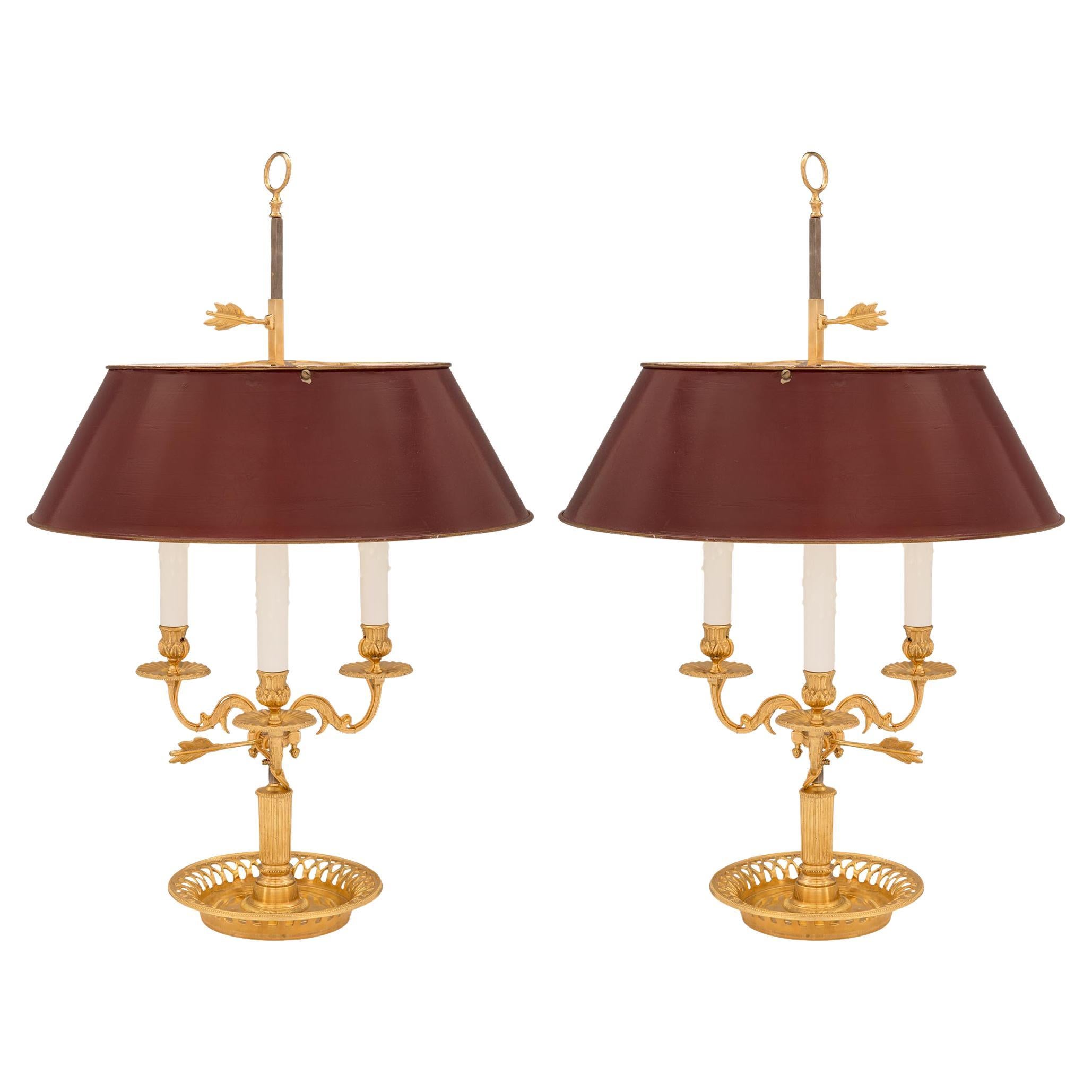 Coppia di lampade francesi del XIX secolo in stile Luigi XVI con ormolatura e tole bouilotte