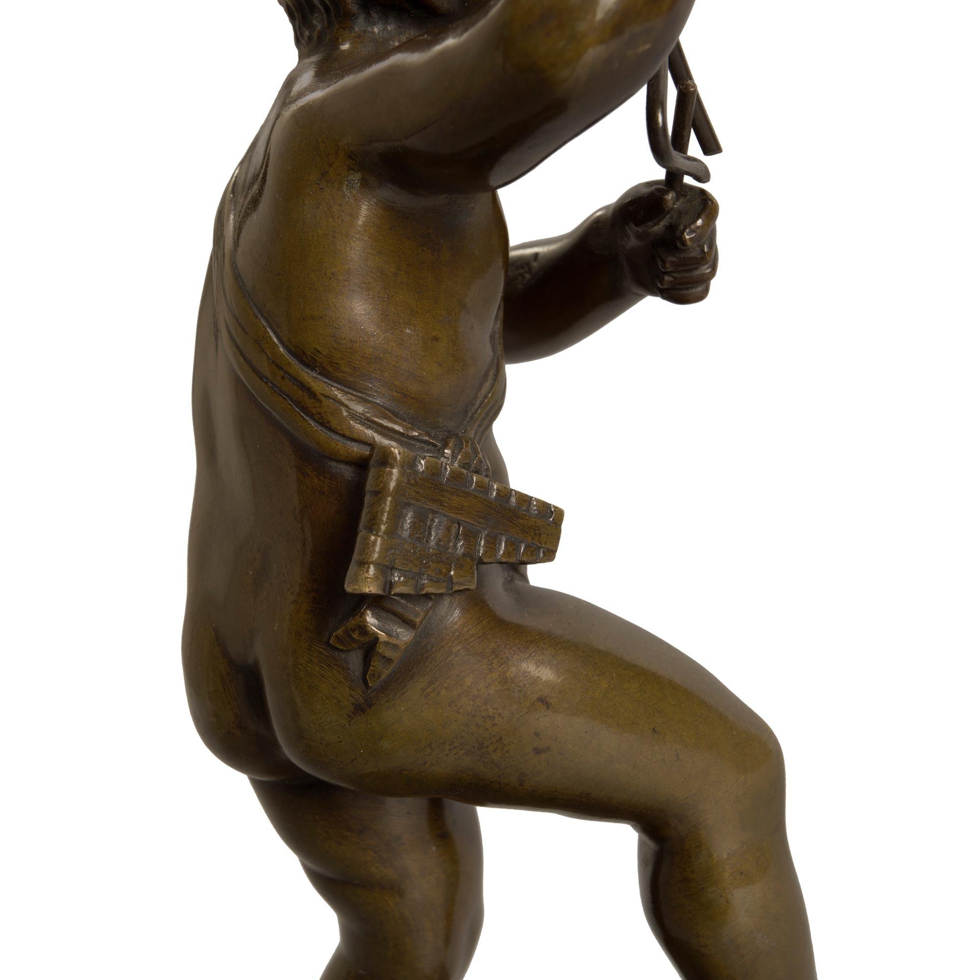Pareja de estatuas francesas del siglo XIX estilo Luis XVI firmadas Clodion Bronce en venta