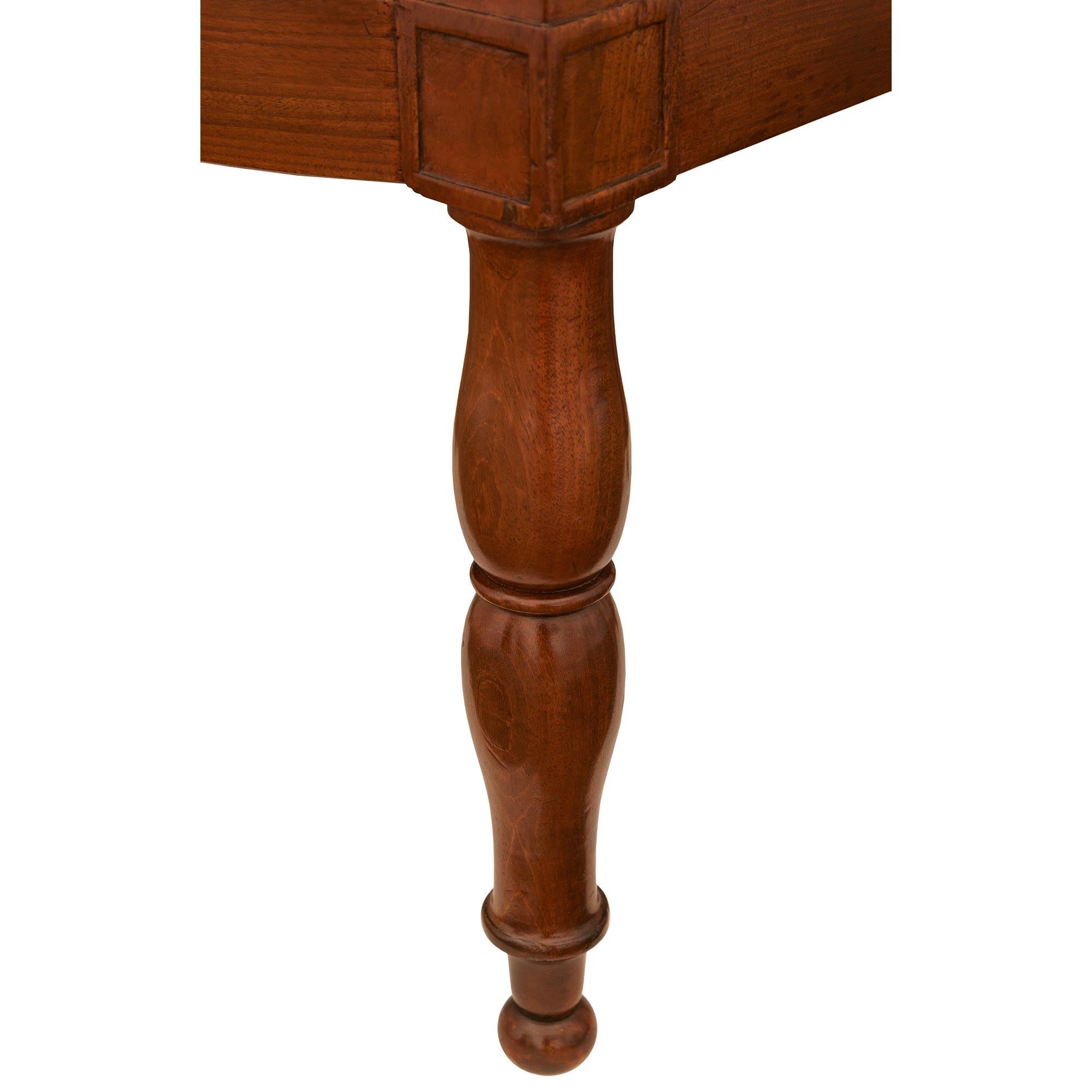 Pareja de sillones franceses de caoba del siglo XIX, hacia 1830 en venta 3