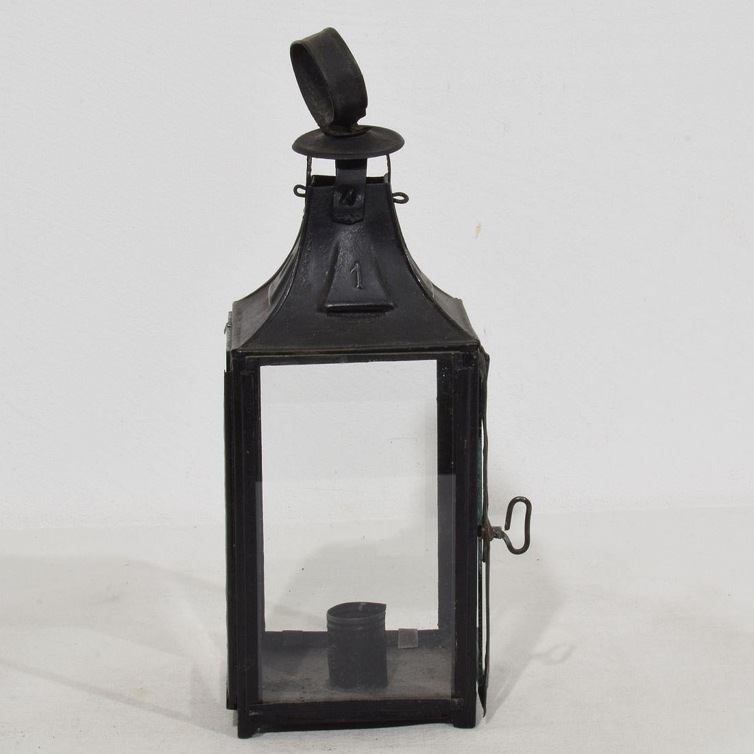 Paire de lanternes françaises en métal du 19ème siècle en vente 9