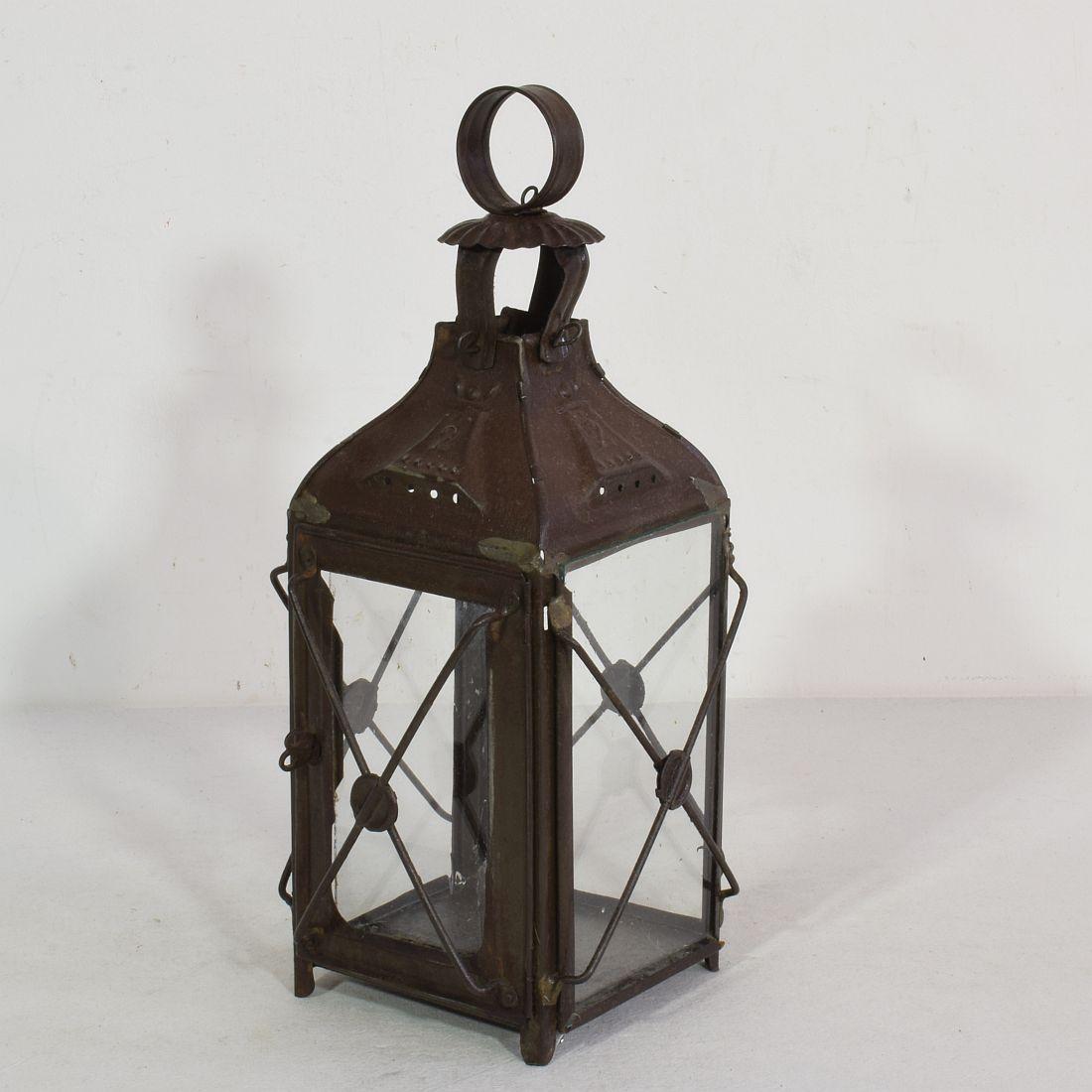 Paire de lanternes françaises en métal du 19ème siècle Bon état - En vente à Buisson, FR