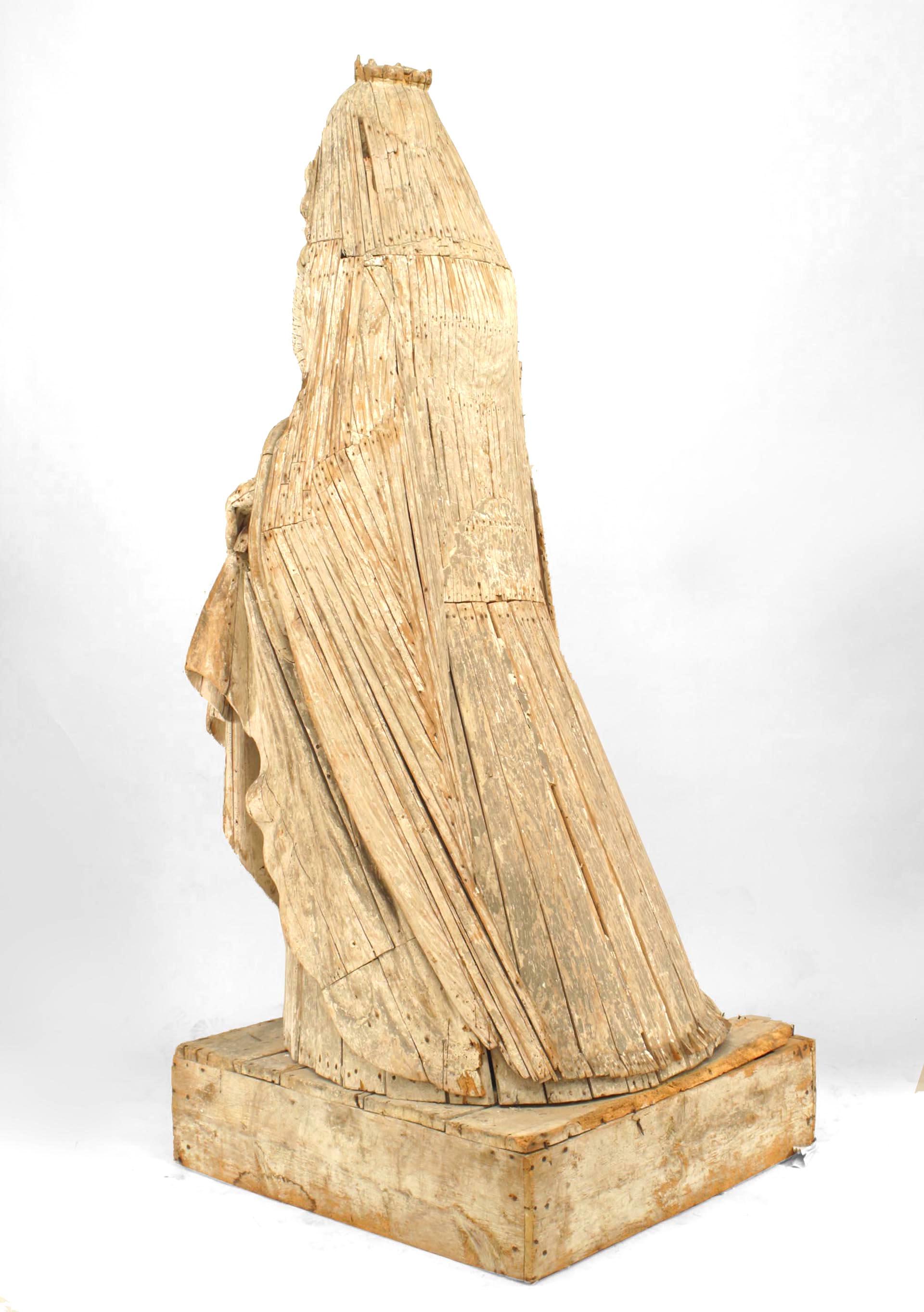 Francese Coppia di figure monumentali di un duca e di una duchessa in vendita