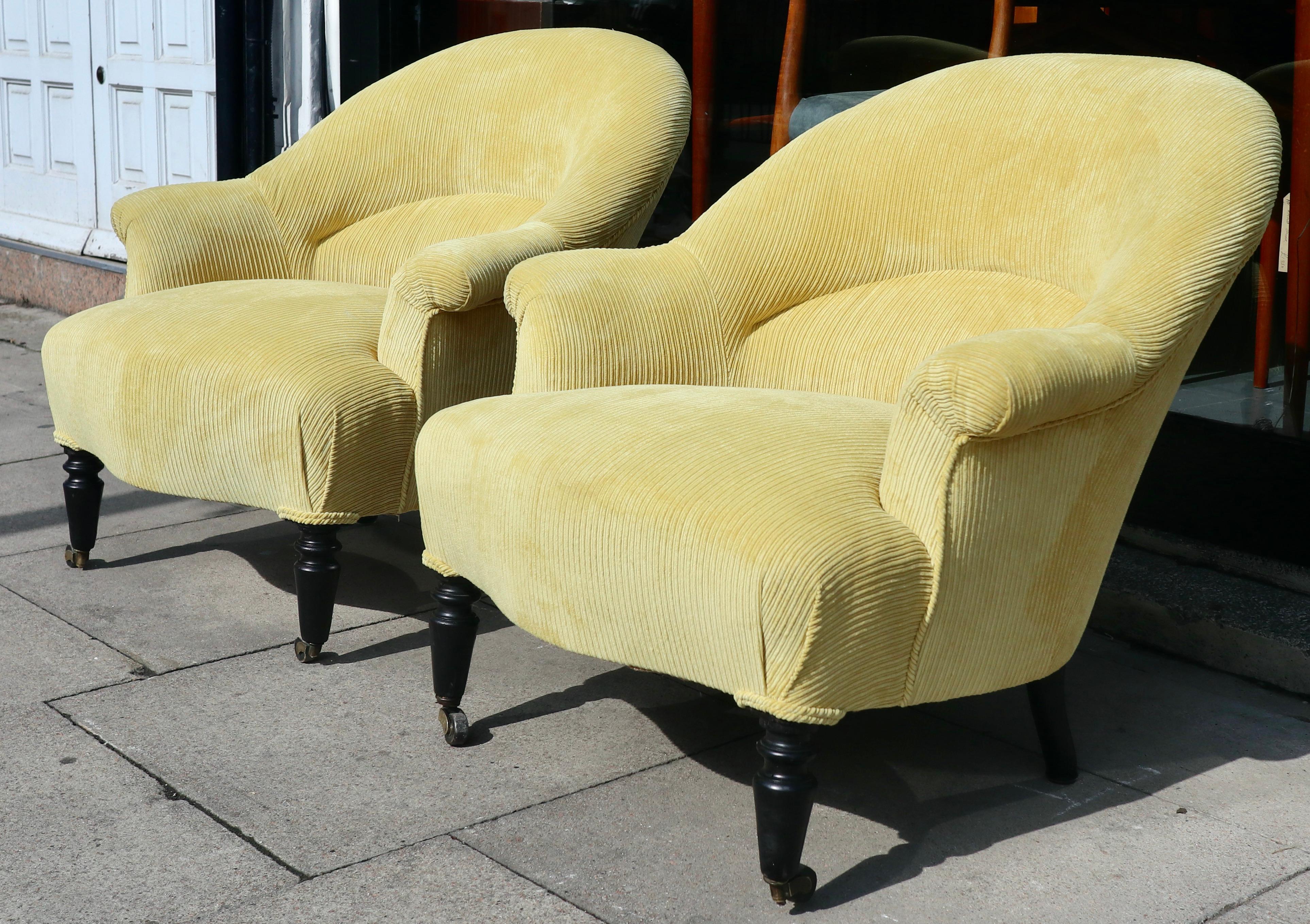 Pair of French 19th century Napoleon III crapaud armchairs in corduroy textile For Sale 5