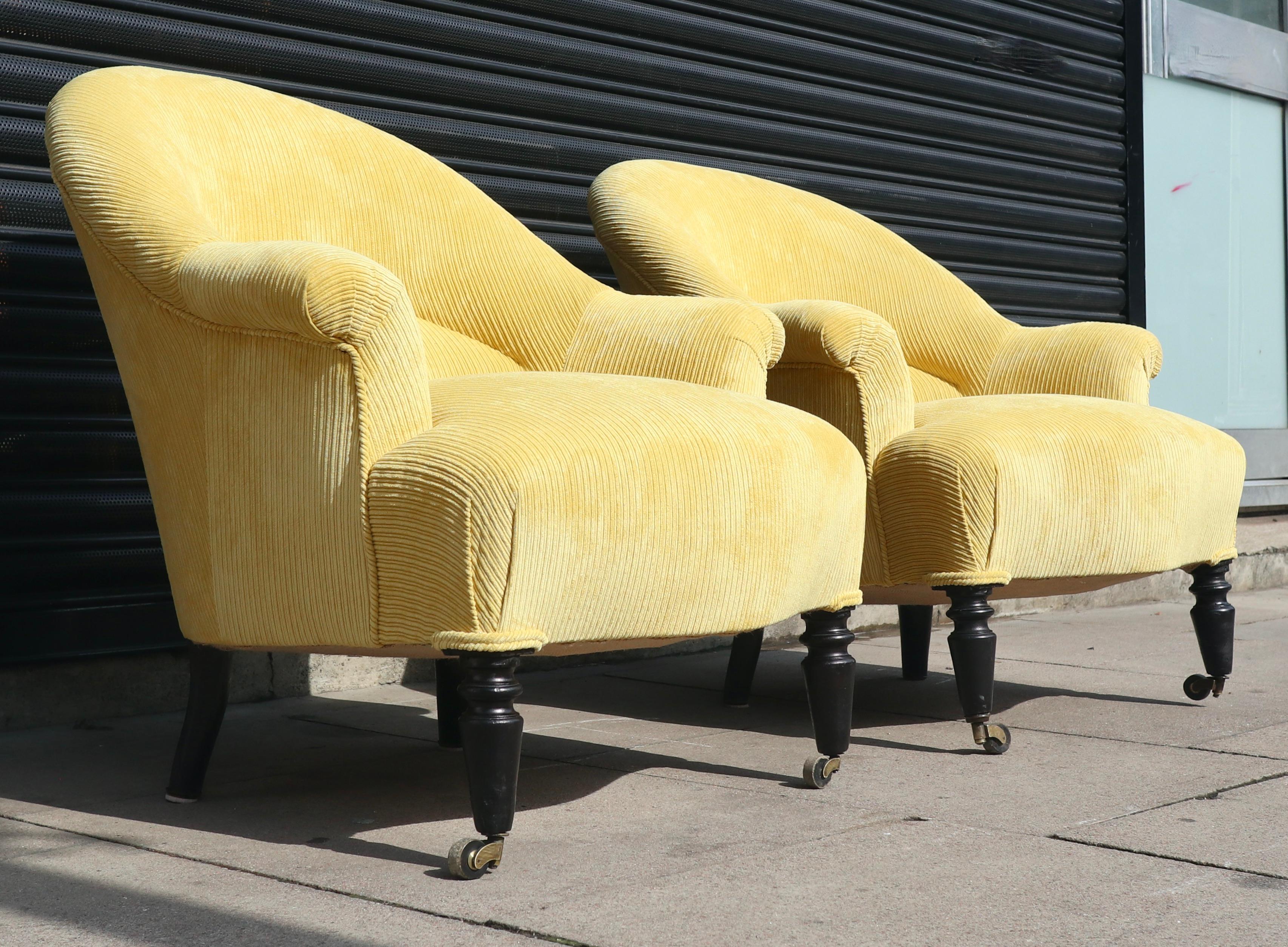  Pair of French 19th century Napoleon III crapaud armchairs in corduroy textile  For Sale 7