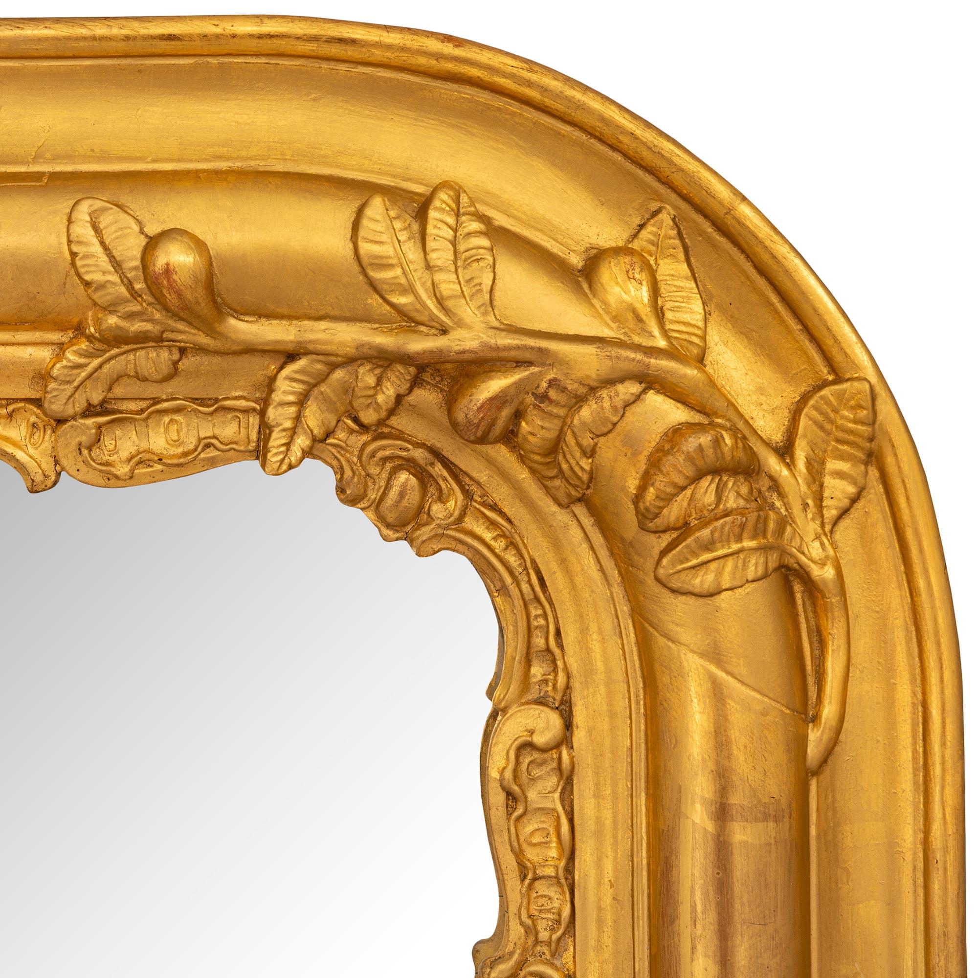 Miroir Paire de miroirs en bois doré d'époque Louis XV et Napoléon III du XIXe siècle en vente