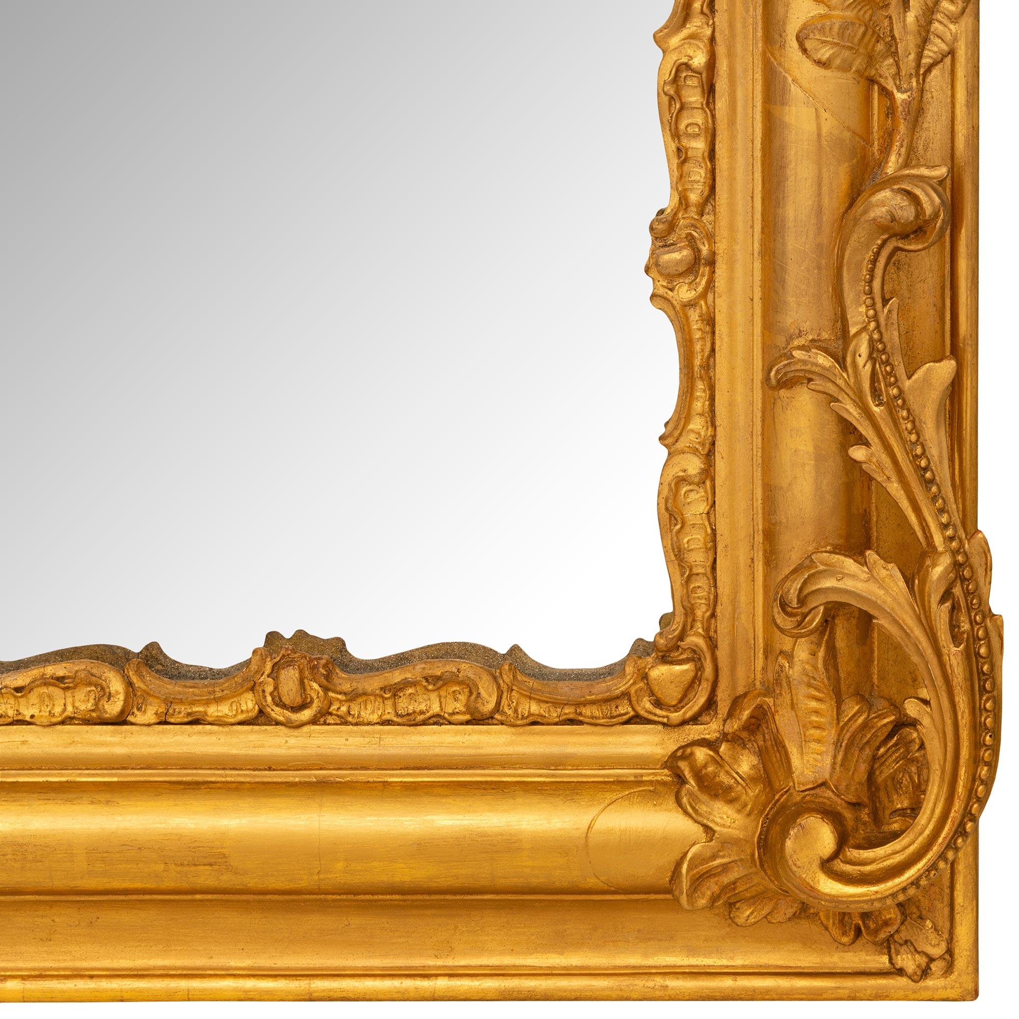 Paire de miroirs en bois doré d'époque Louis XV et Napoléon III du XIXe siècle en vente 2