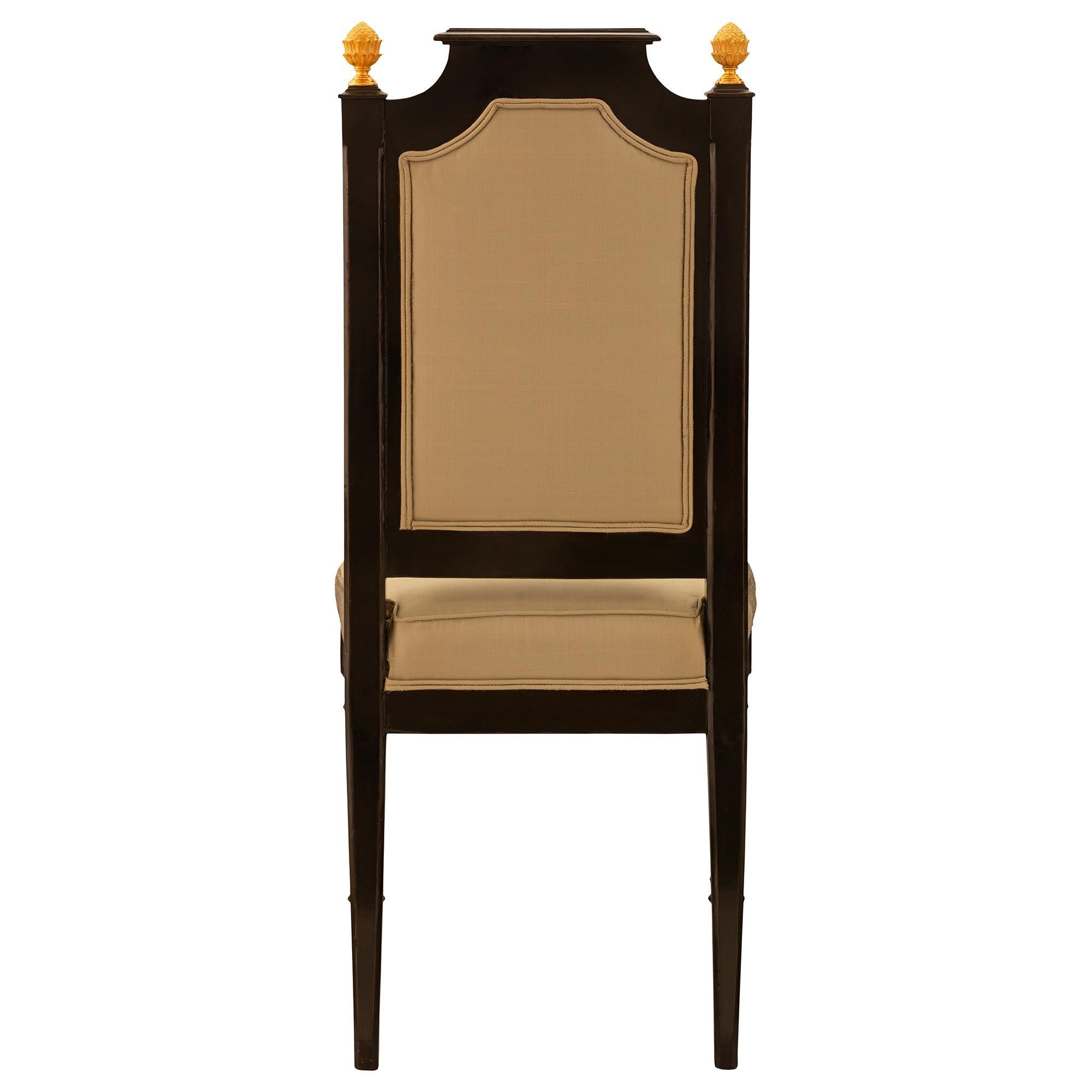 Paar französische Beistellstühle im Louis-XVI-Stil aus der Zeit Napoleons III. des 19. Jahrhunderts im Angebot 4