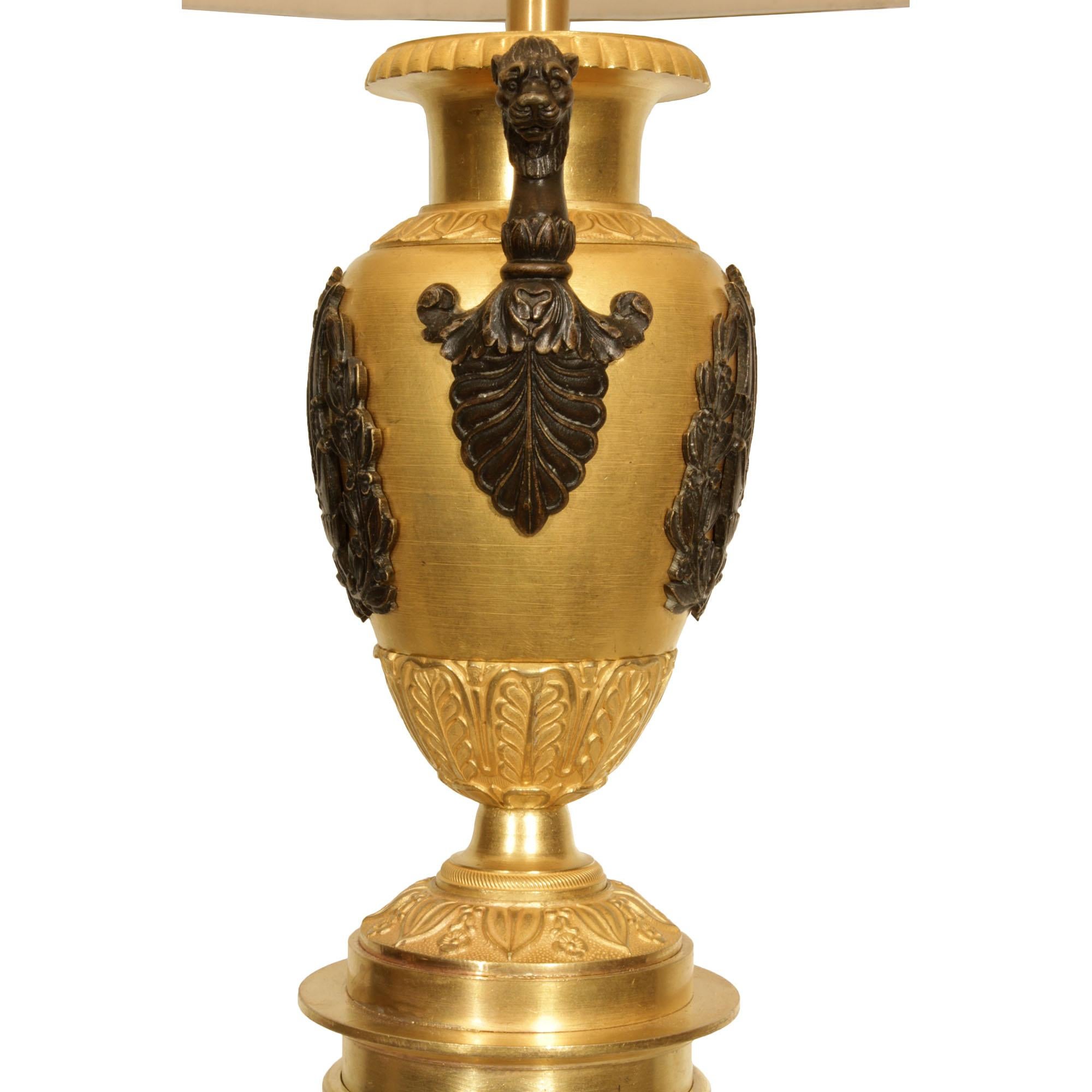 Neoclassical Pair of French 19th Century Neo-Classical Ormolu and Patinated Bronze Lamps For Sale