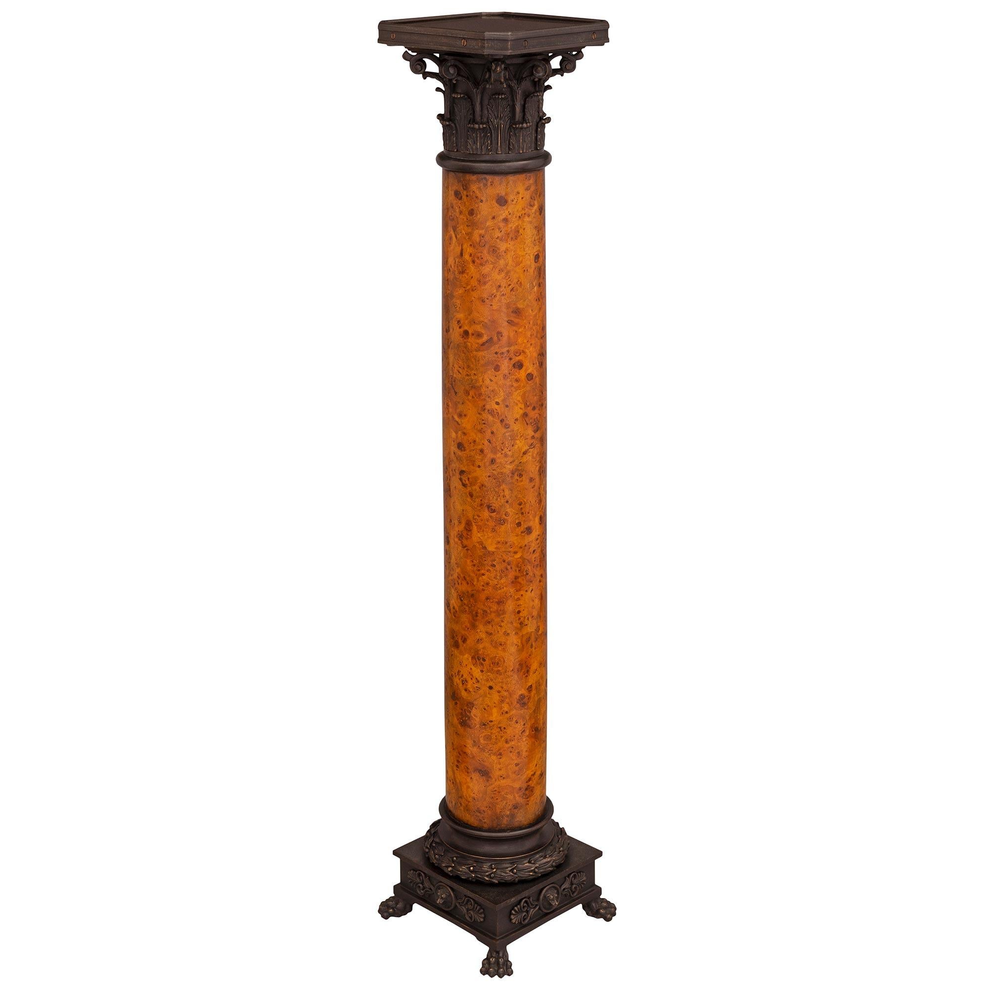 Néoclassique Paire de colonnes néo-classiques françaises du XIXe siècle en broussin d'érable et bronze en vente