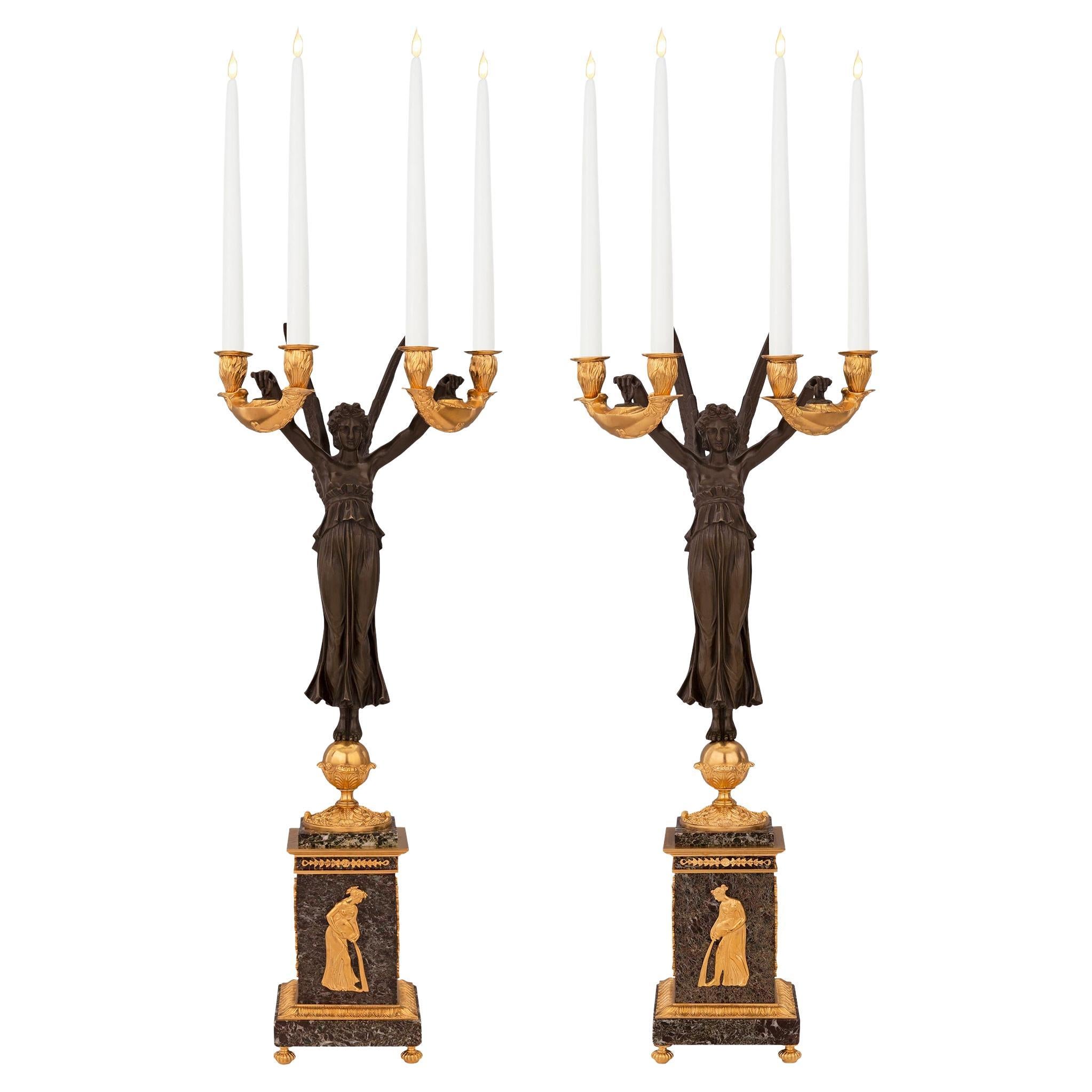 Paire de candélabres de style néo-classique français du XIXe siècle