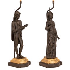 Paar französische neoklassizistische Lampen aus patinierter Bronze und Goldbronze des 19. Jahrhunderts