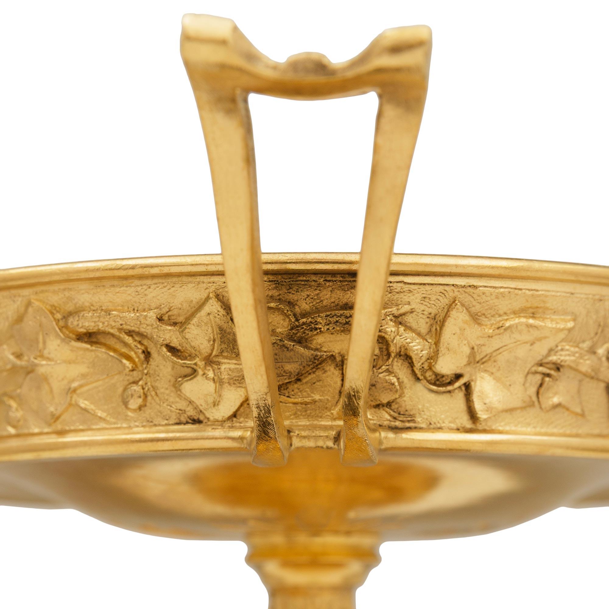 pair of French 19th century Neo-Greek st. black Belgian marble and Ormolu tazzas Bon état - En vente à West Palm Beach, FL