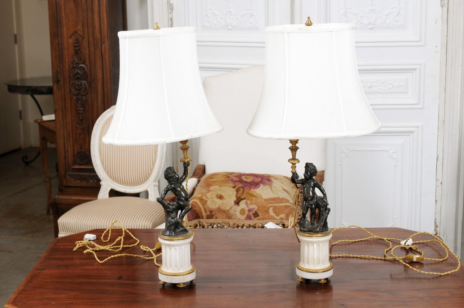 Pair of French 19th Century Neoclassical Style Marble and Bronze Putti Lamps For Sale 4