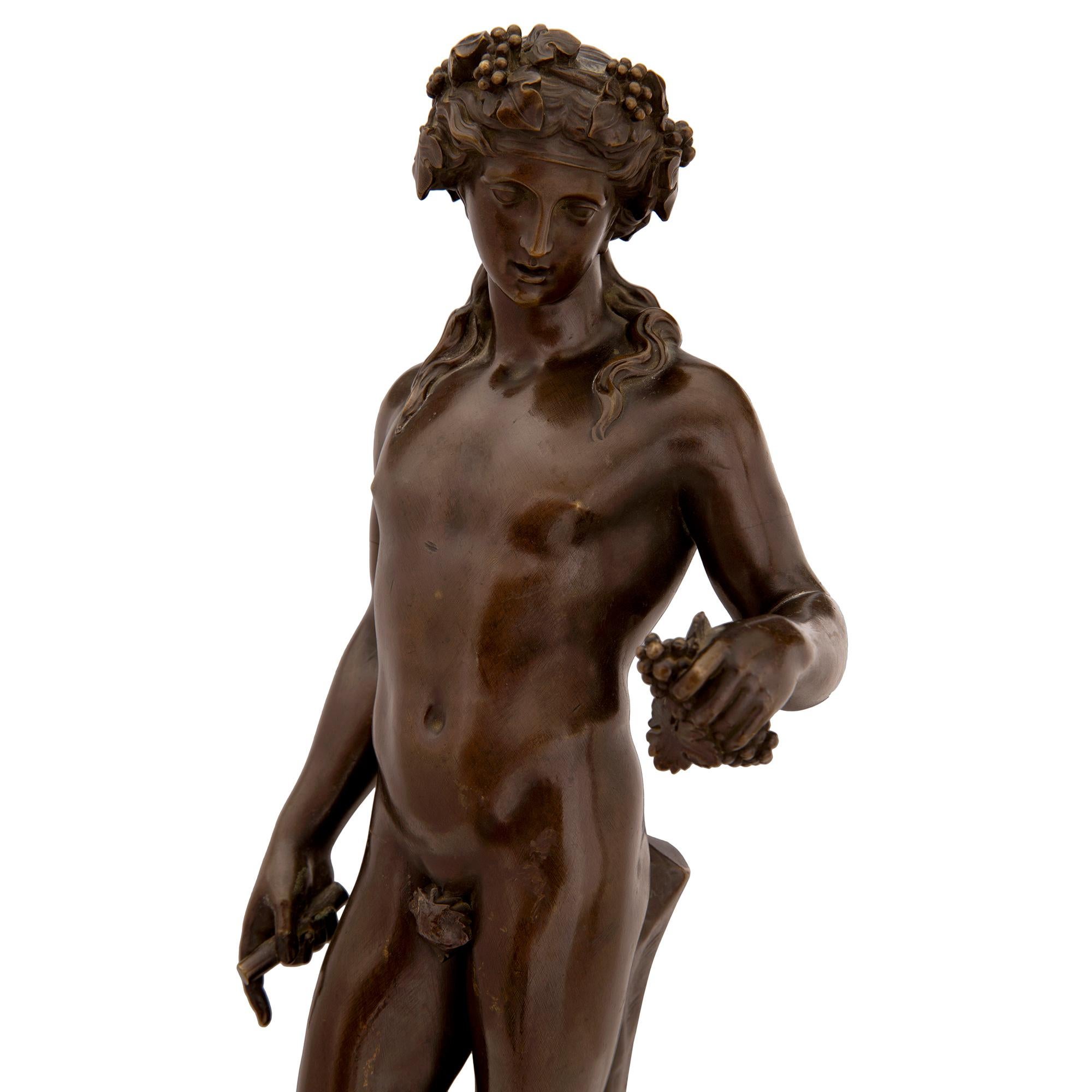 Patinato Coppia di statue in bronzo patinato in stile neoclassico francese del XIX secolo in vendita