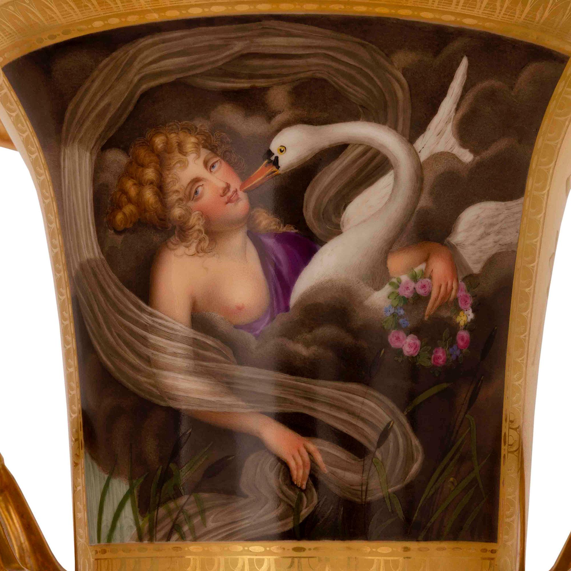 Porcelaine Paire d'urnes en porcelaine de Paris de style néoclassique du 19ème siècle de France en vente