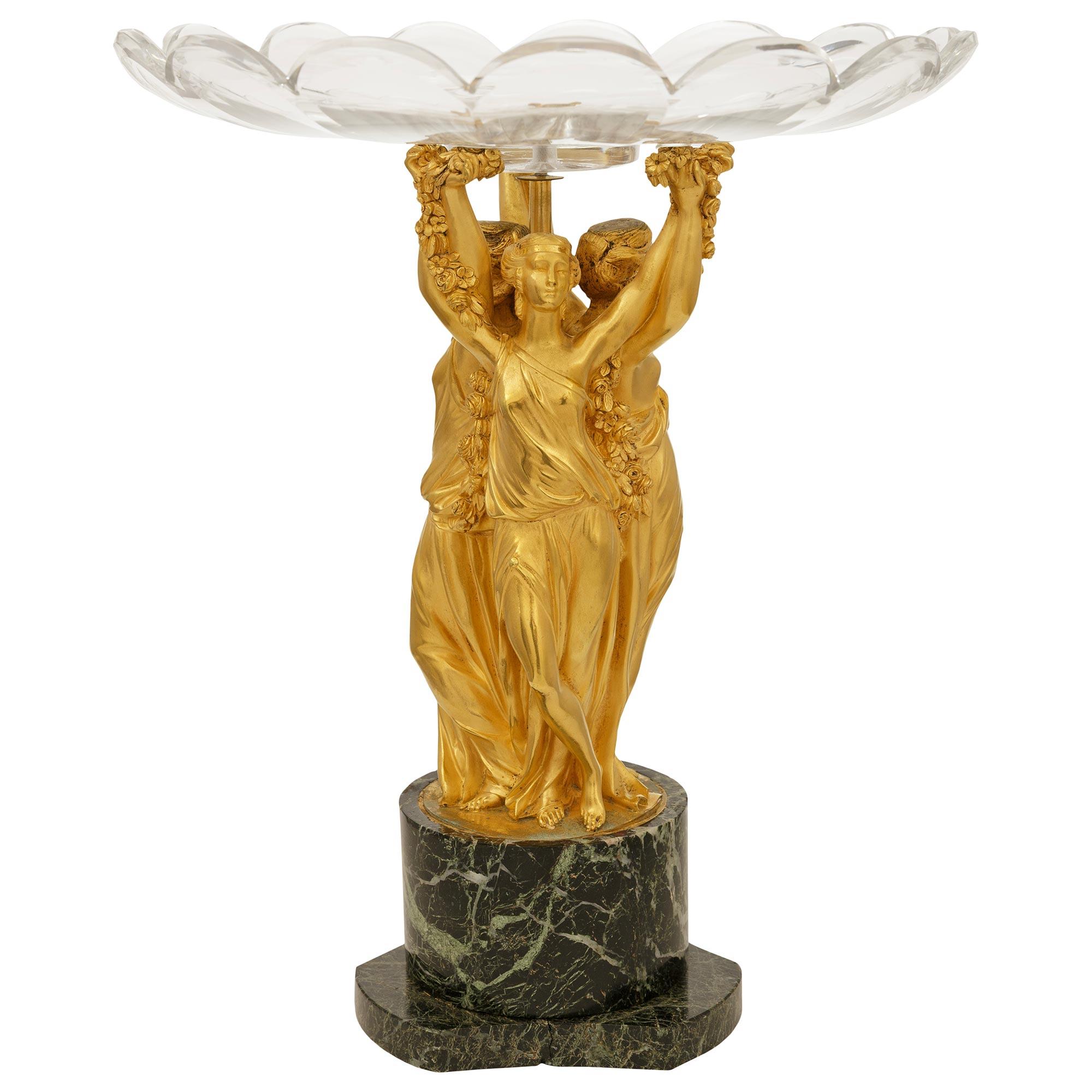 Luigi XVI coppia di centrotavola francesi del XIX secolo in Ormolu, marmo e cristallo Baccarat in vendita