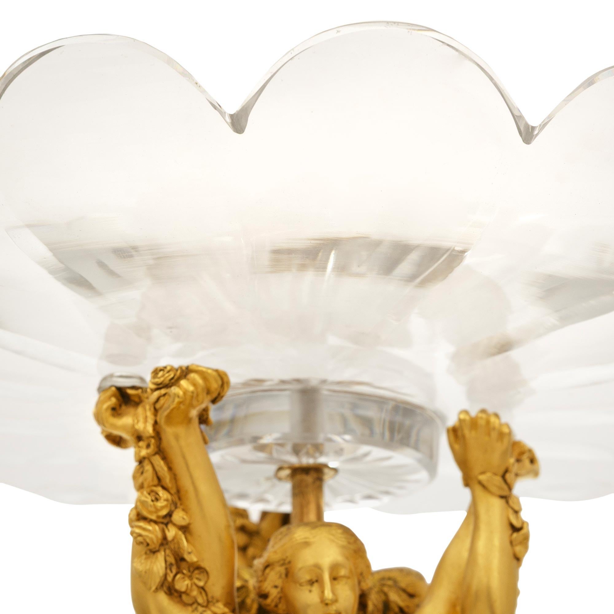 Francese coppia di centrotavola francesi del XIX secolo in Ormolu, marmo e cristallo Baccarat in vendita