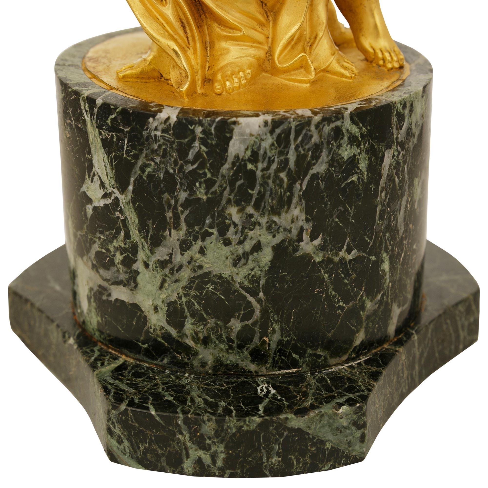 coppia di centrotavola francesi del XIX secolo in Ormolu, marmo e cristallo Baccarat in vendita 2