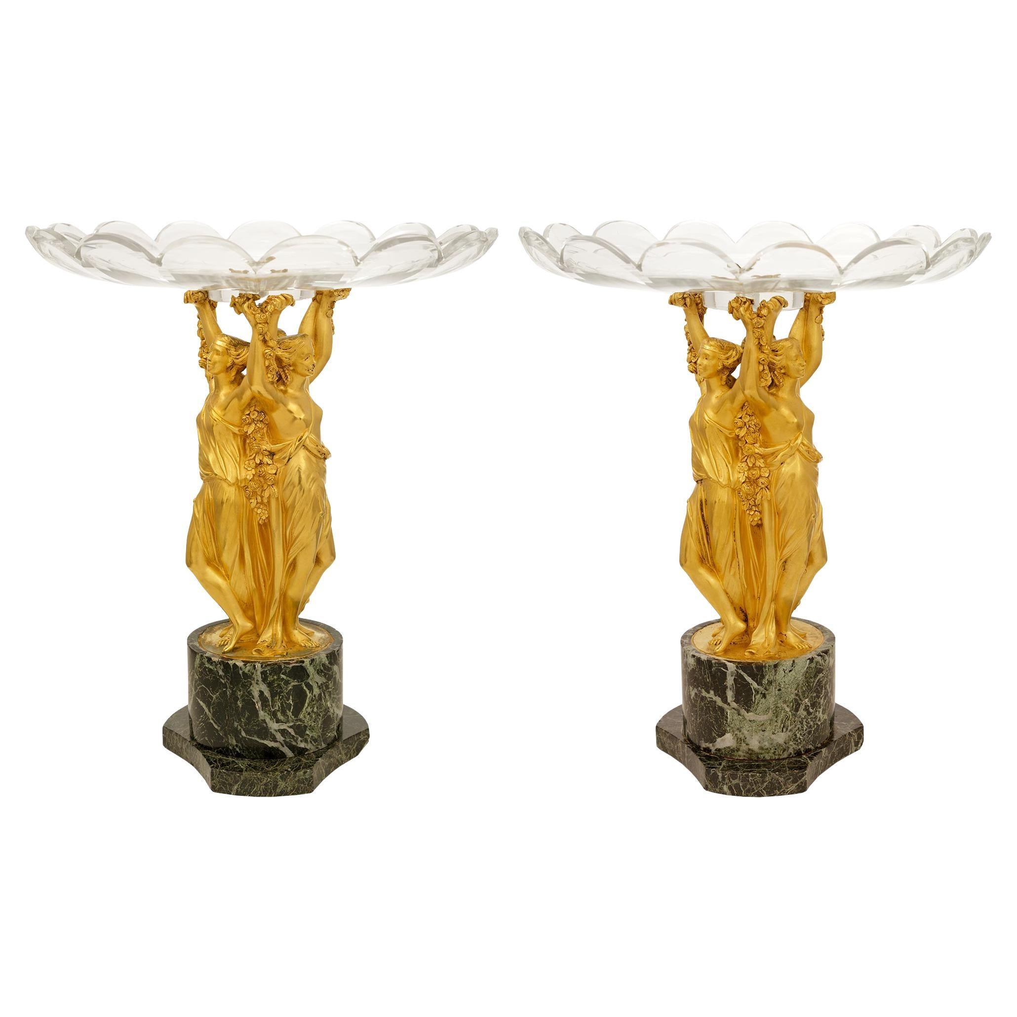 paire de centres de table en bronze doré, marbre et cristal de Baccarat du 19e siècle