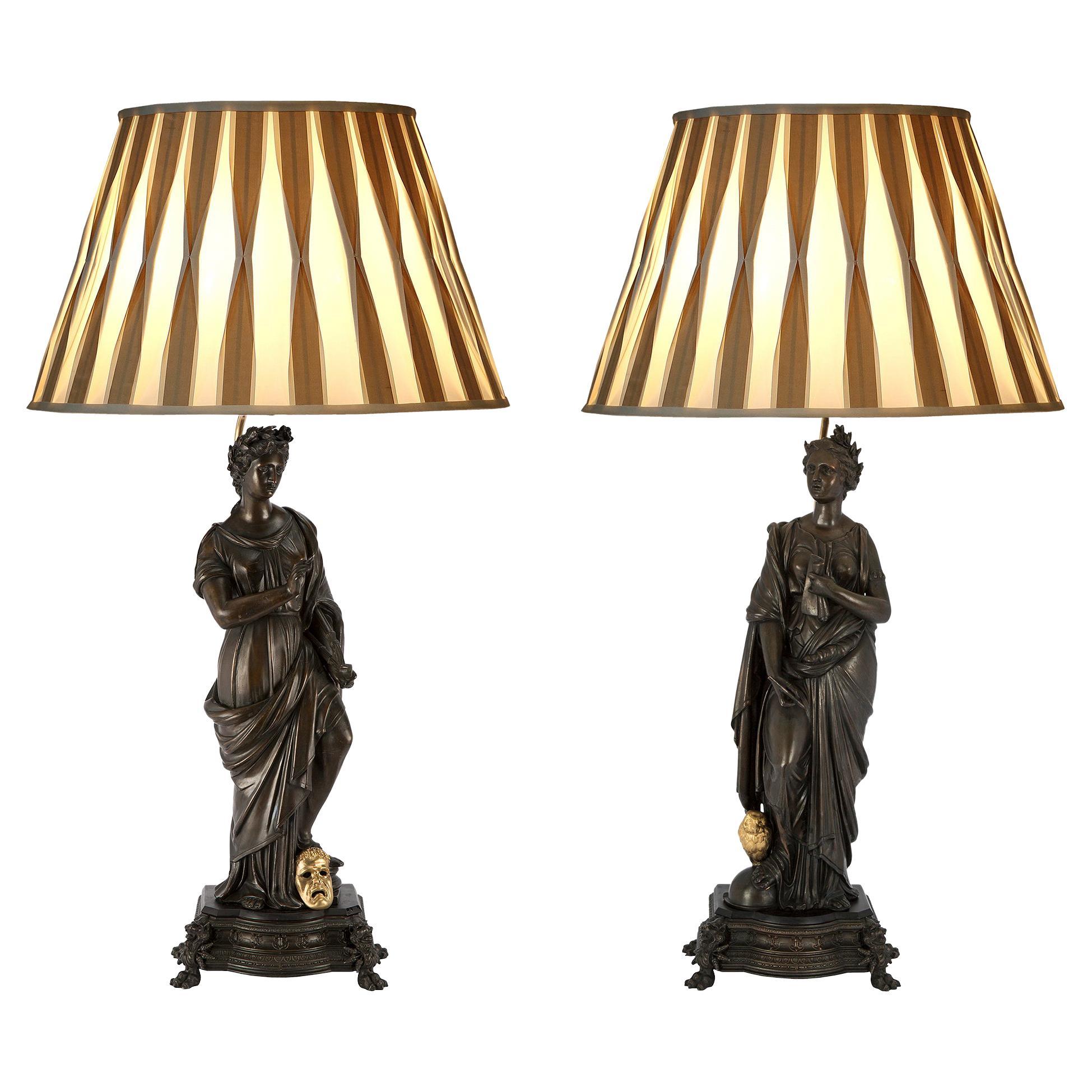 Paire de lampes françaises du 19ème siècle en bronze patiné et bronze doré