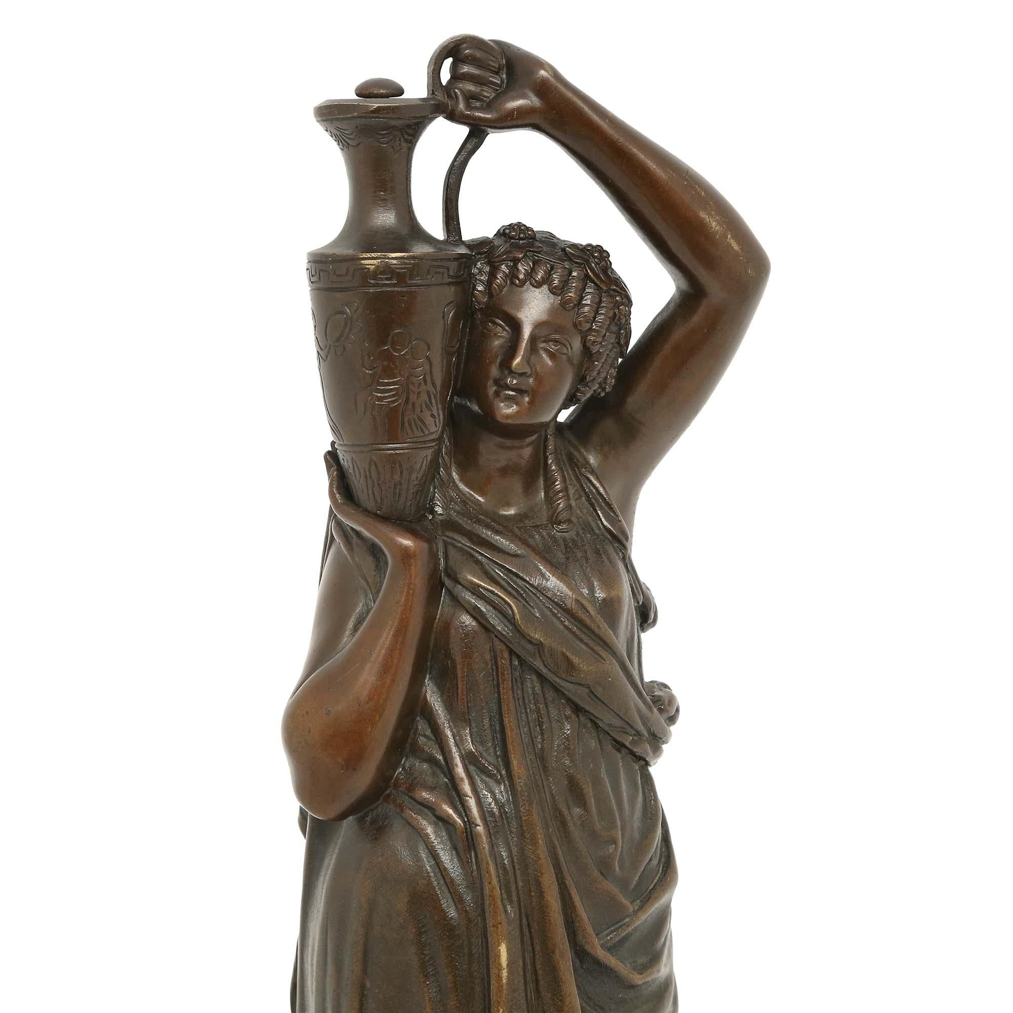 Bronze Paire de statues françaises du XIXe siècle en bronze patiné signées en vente