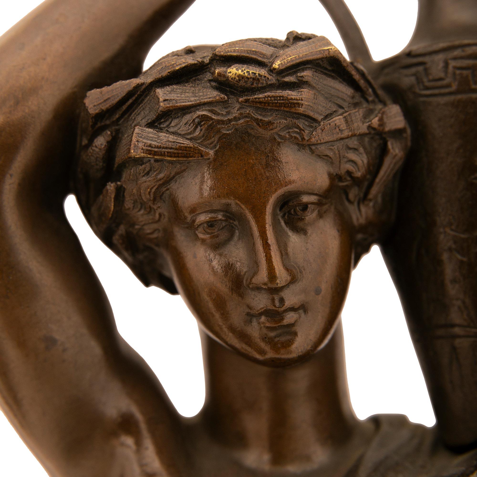 Bronzo Coppia di statue firmate in bronzo patinato del XIX secolo francese in vendita