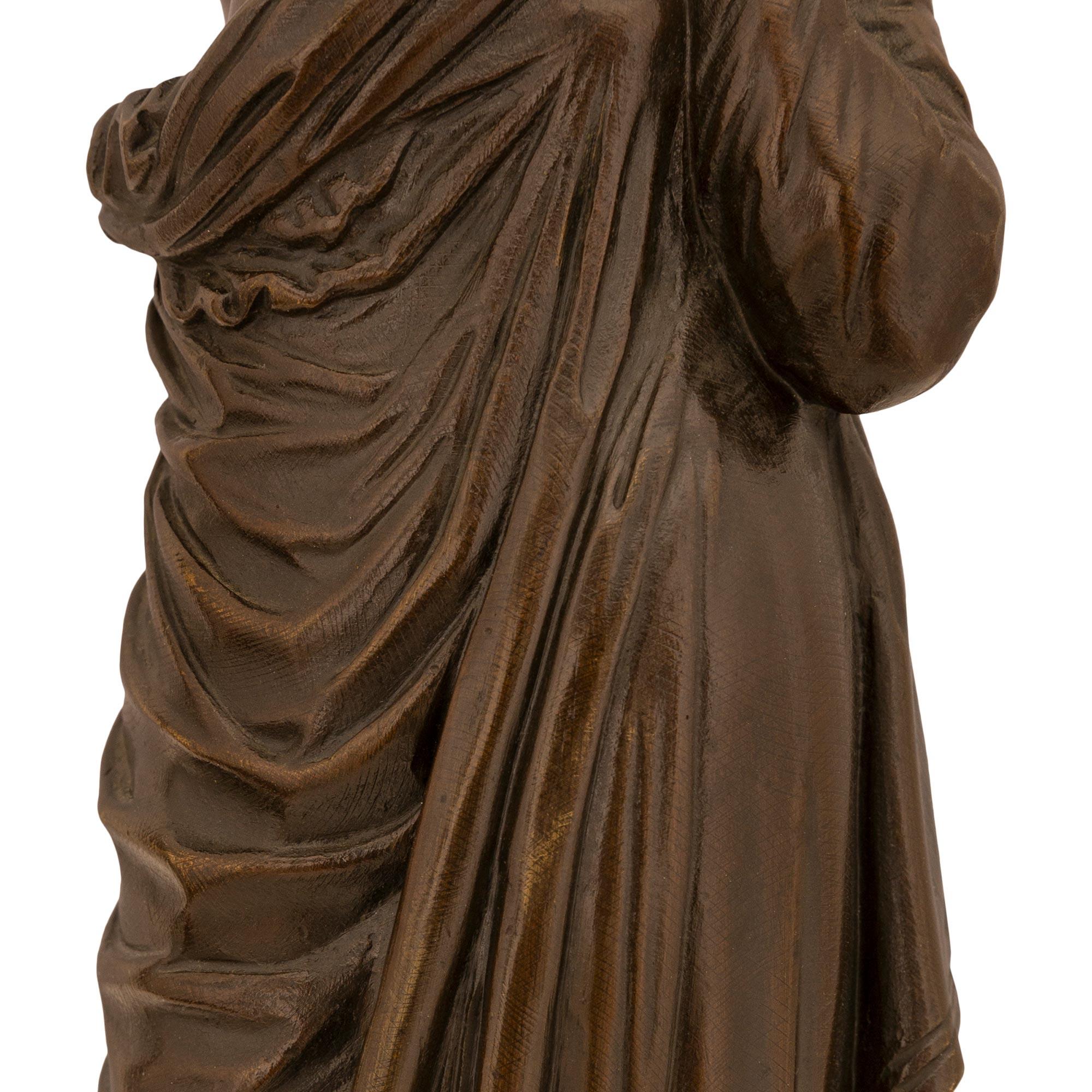 Coppia di statue firmate in bronzo patinato del XIX secolo francese in vendita 2