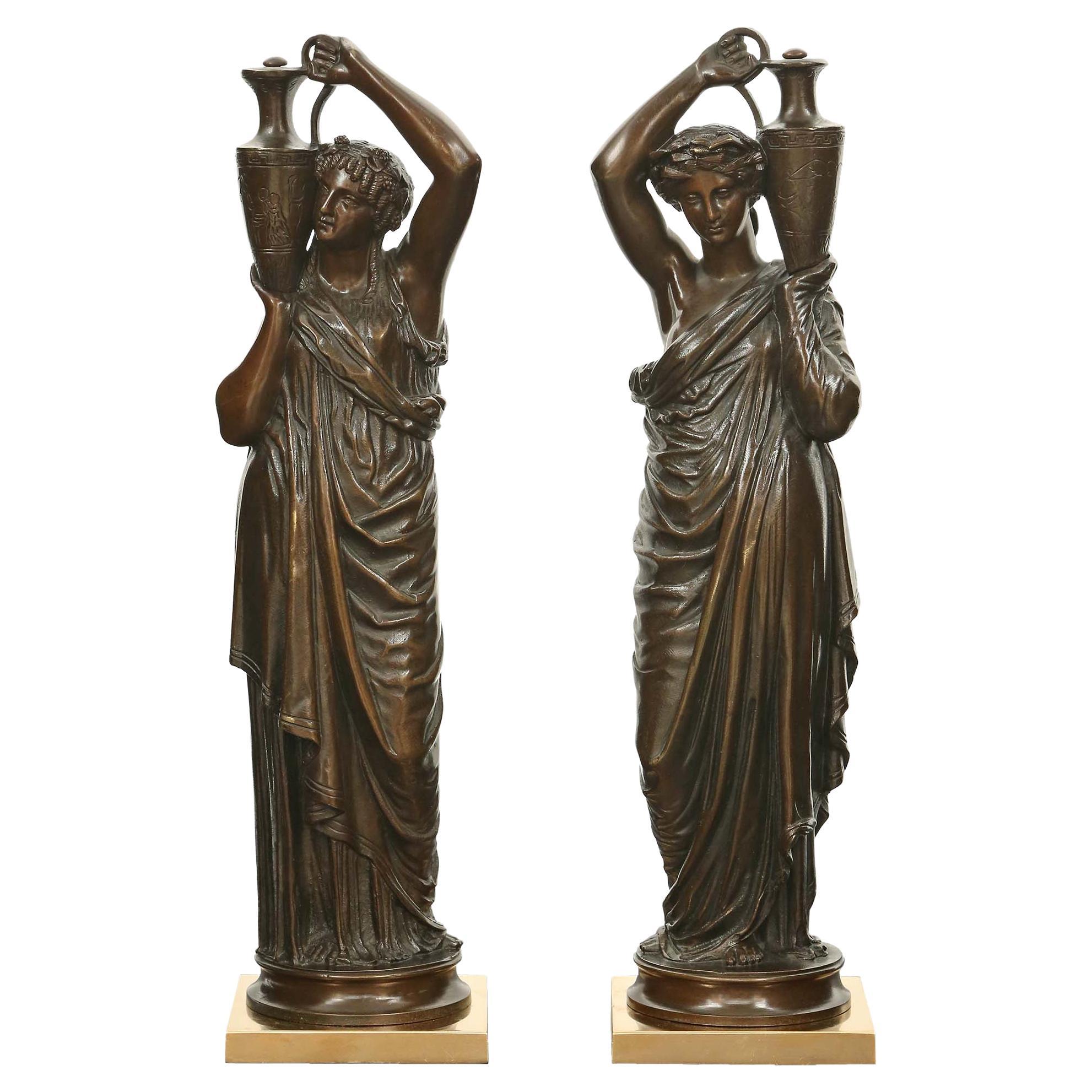 Pair of 19th Century French Bronze Statues of Knights For Sale at