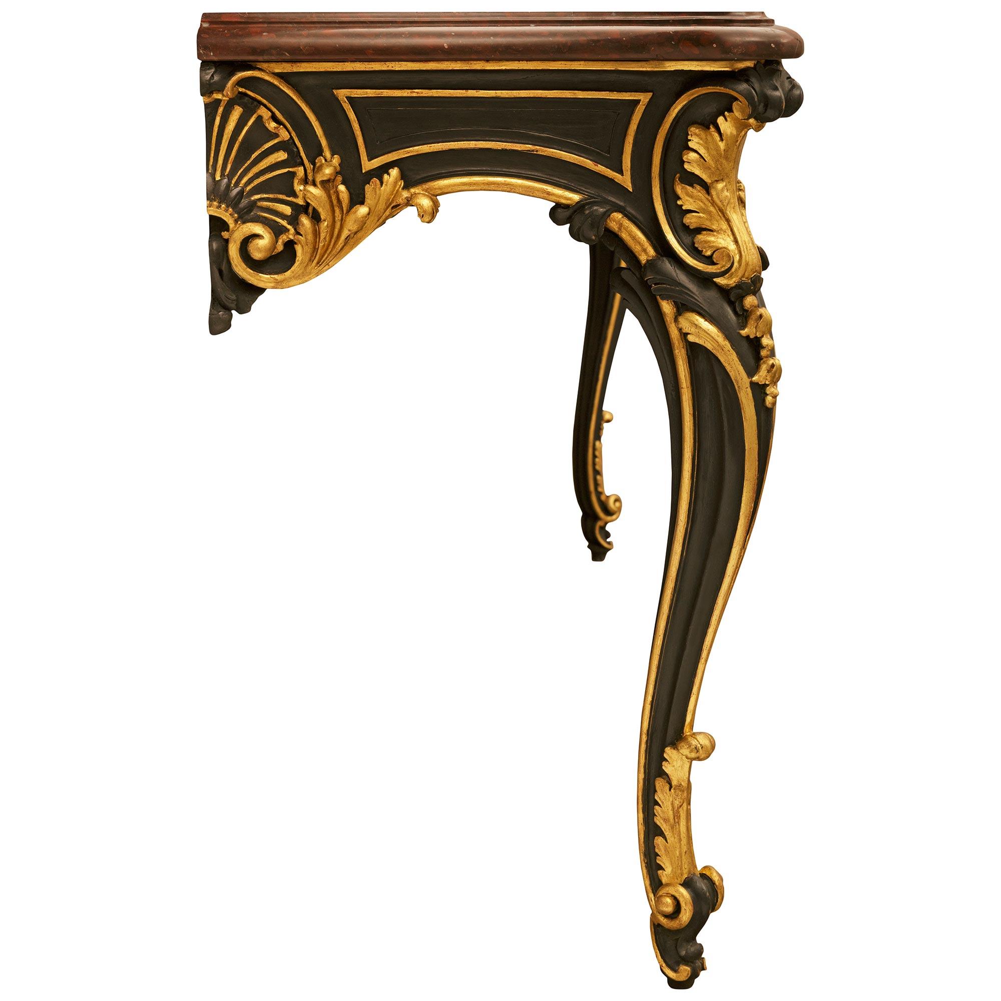 Paar französische Konsolen aus patiniertem Holz, Marmor und Giltwood aus dem 19. (Französisch) im Angebot