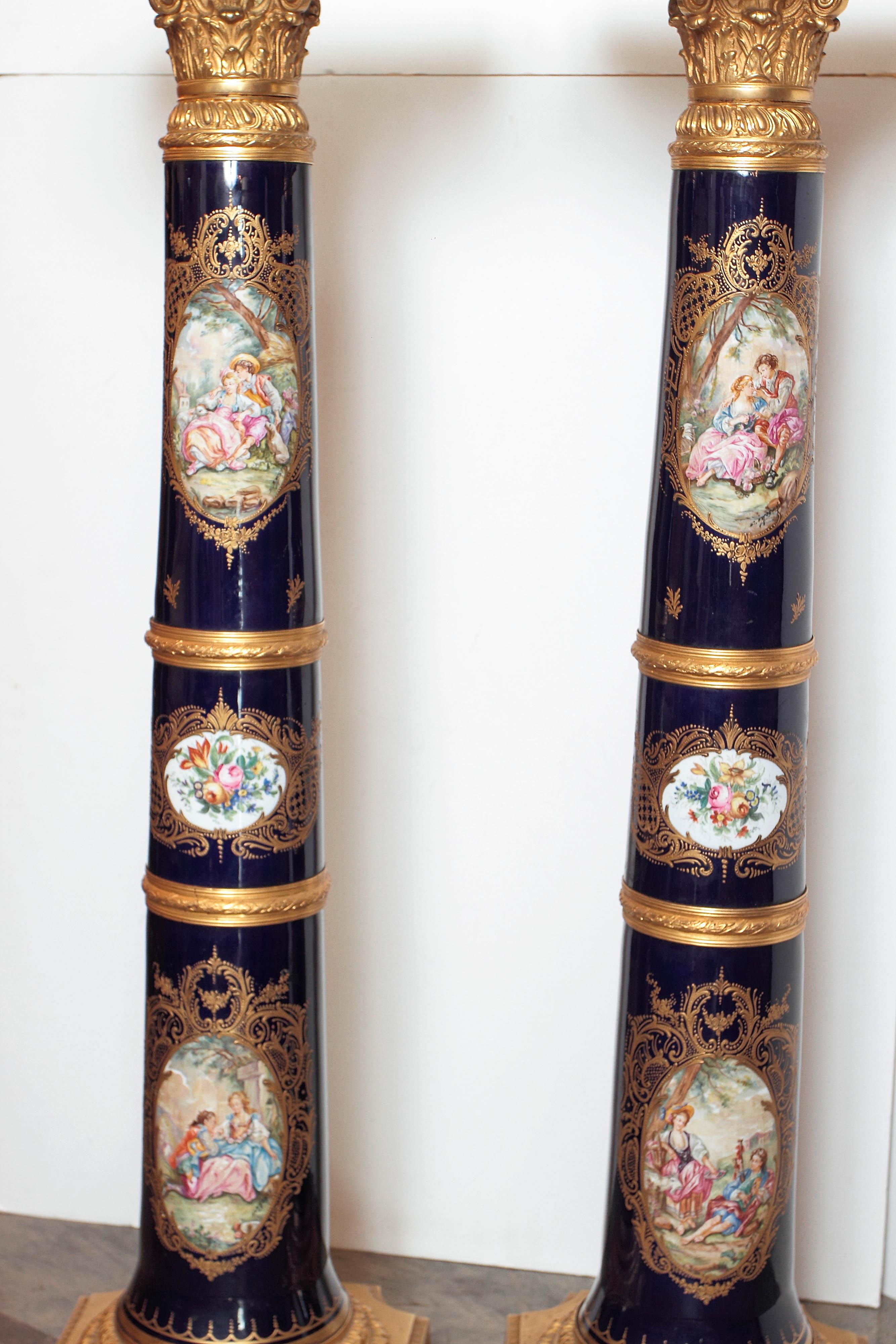 Pair of French 19th Century Porcelain Serves Hand-Painted Pedestals For Sale 1
