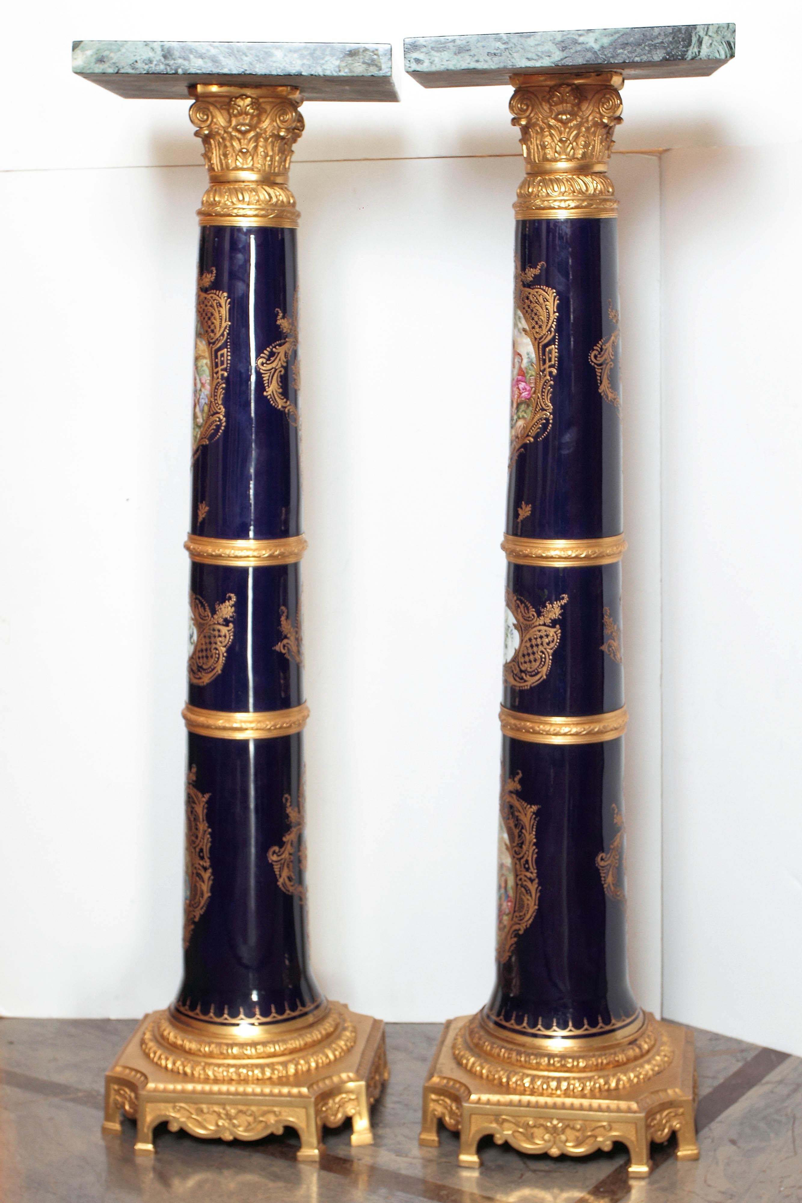 Pair of French 19th Century Porcelain Serves Hand-Painted Pedestals For Sale 6
