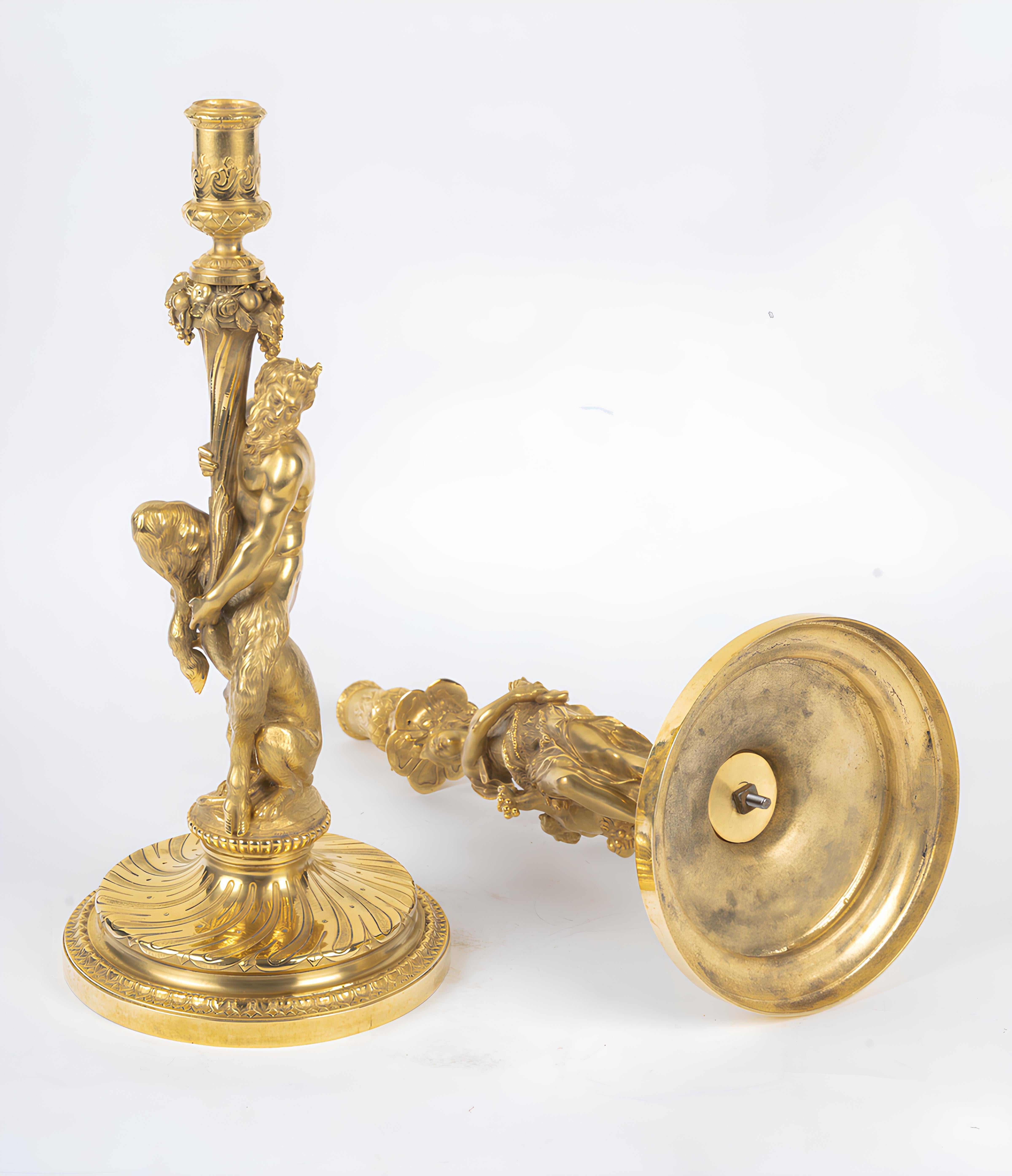 Coppia di candelabri francesi del XIX secolo in stile Regence con ormolatura in vendita 6
