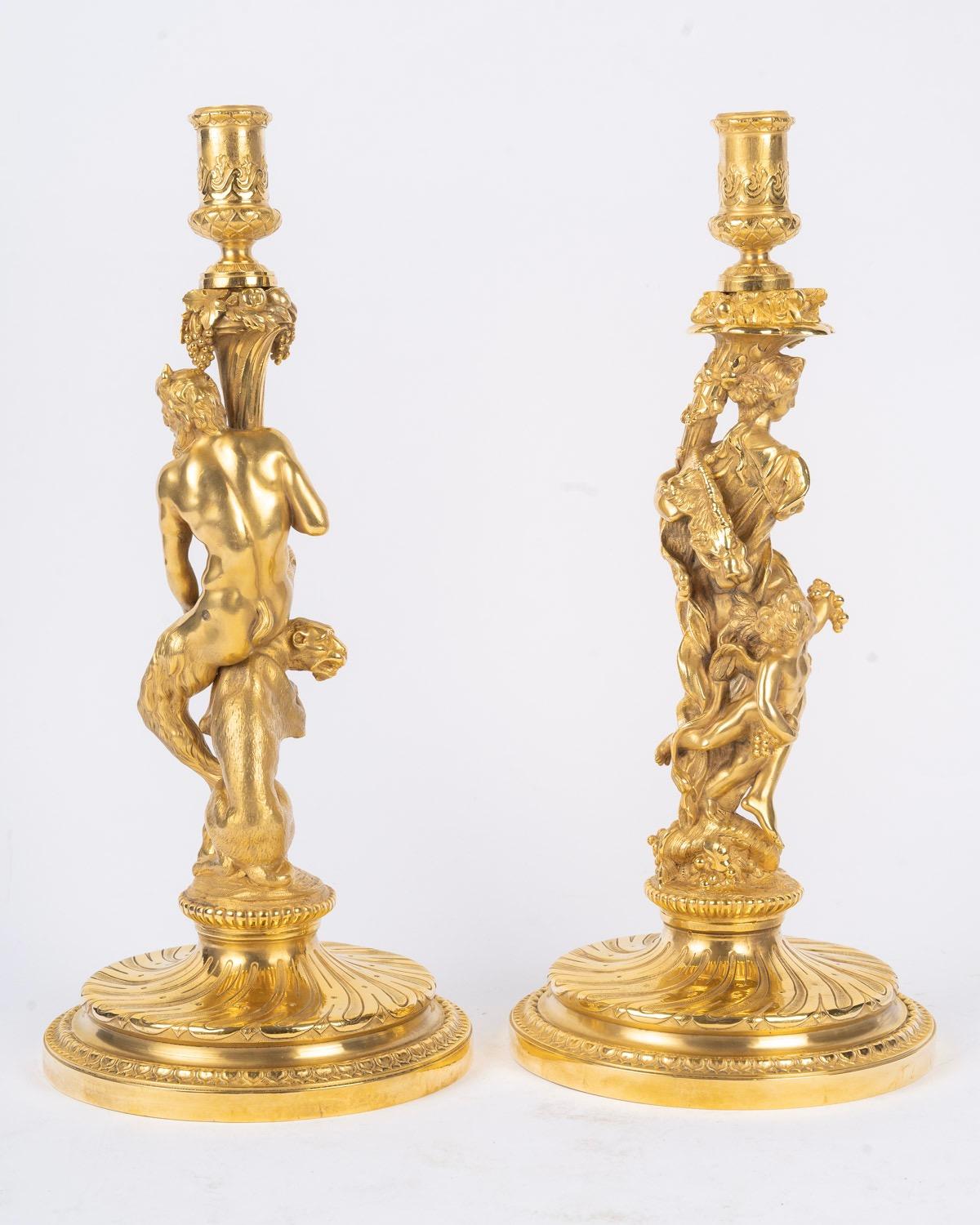 Régence Coppia di candelabri francesi del XIX secolo in stile Regence con ormolatura in vendita