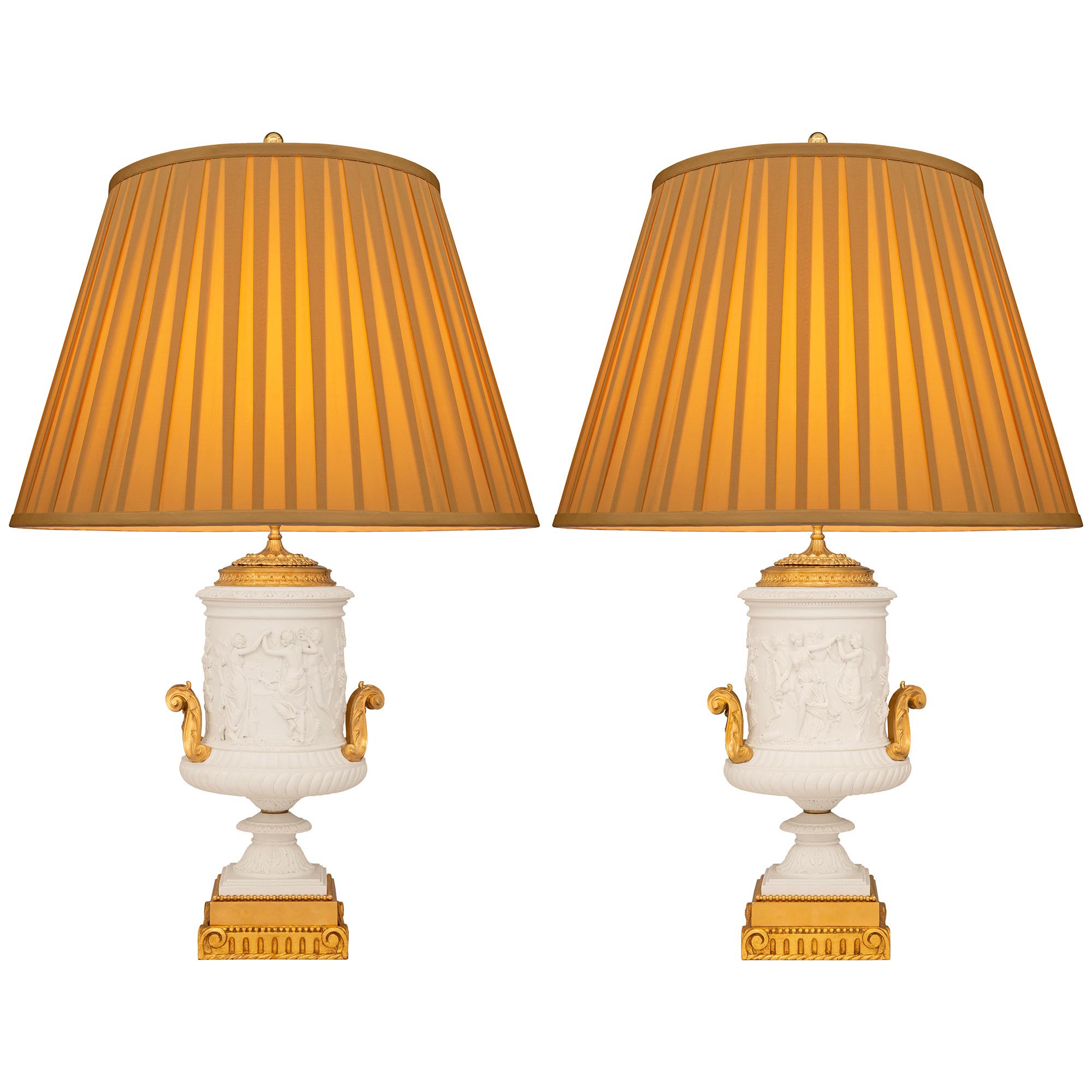 Coppia di lampade in porcellana di San Bisquito francesi del XIX secolo in vendita