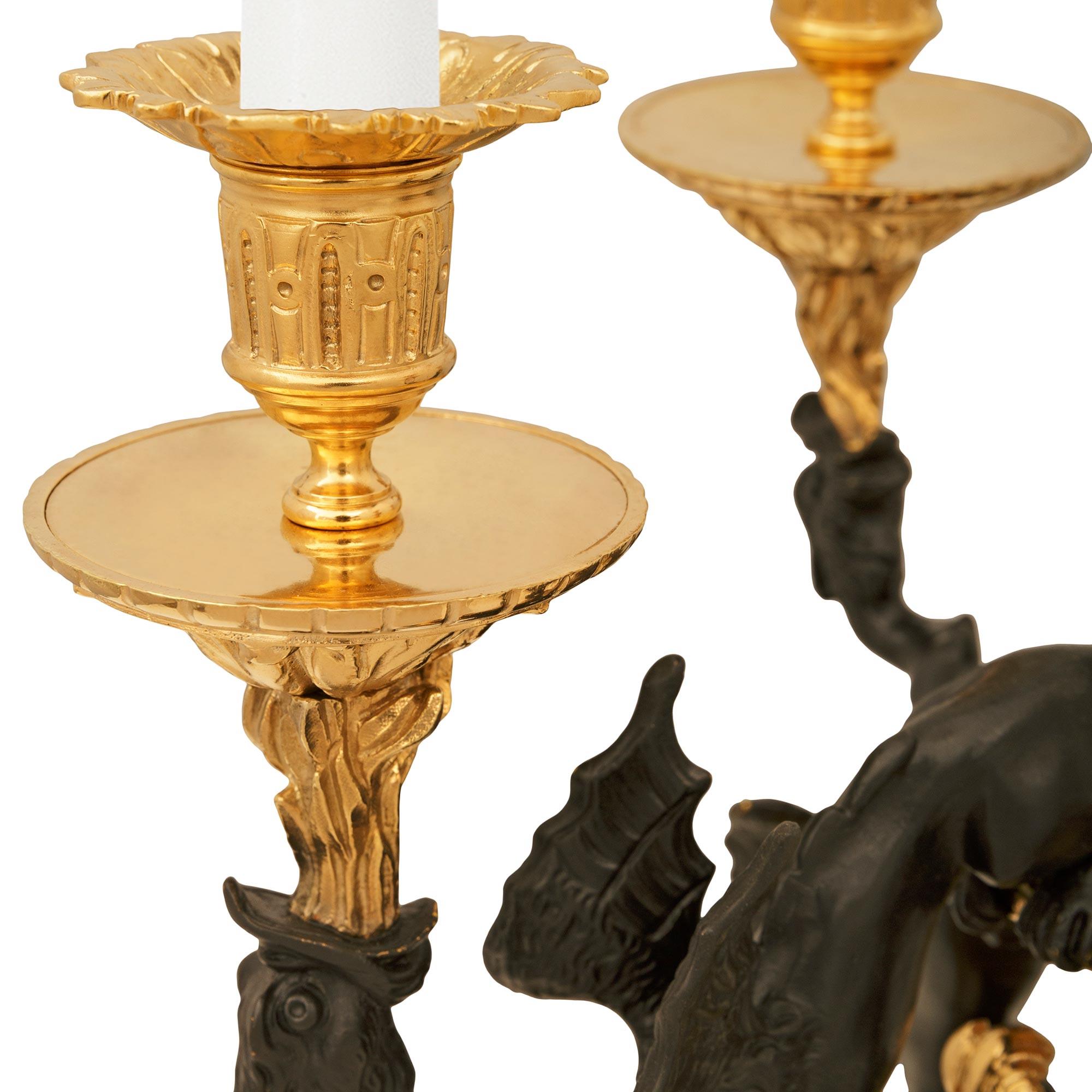 coppia di candelabri rinascimentali francesi del XIX secolo in bronzo e Ormolu In condizioni buone in vendita a West Palm Beach, FL