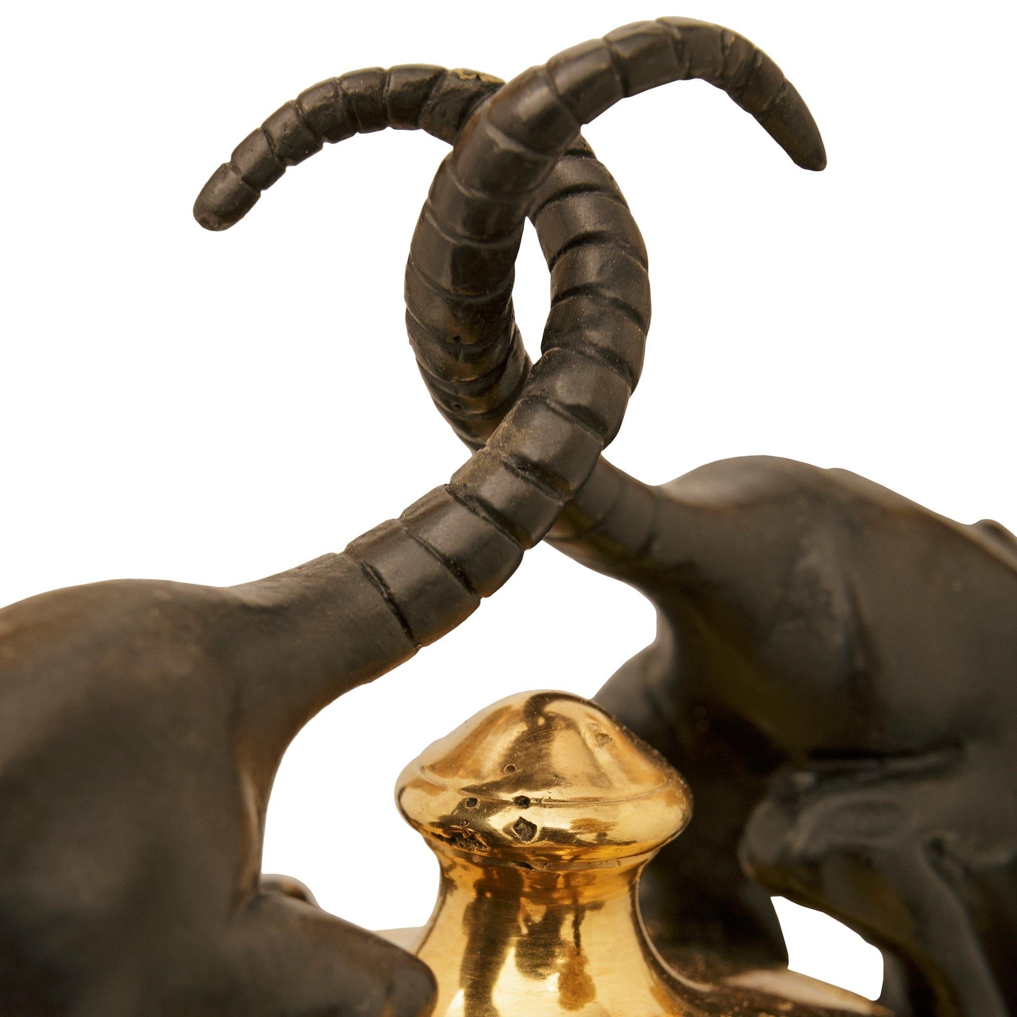 Bronzo coppia di candelabri rinascimentali francesi del XIX secolo in bronzo e Ormolu in vendita