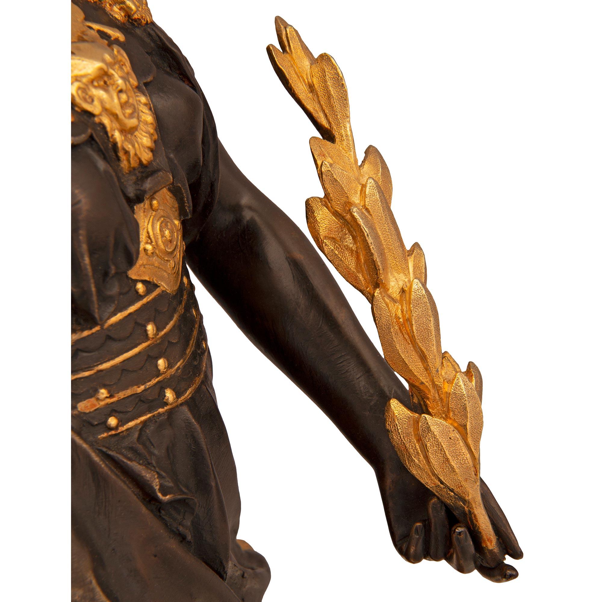 Coppia di statue rinascimentali francesi del XIX secolo in bronzo, marmo e ormolu in vendita 2